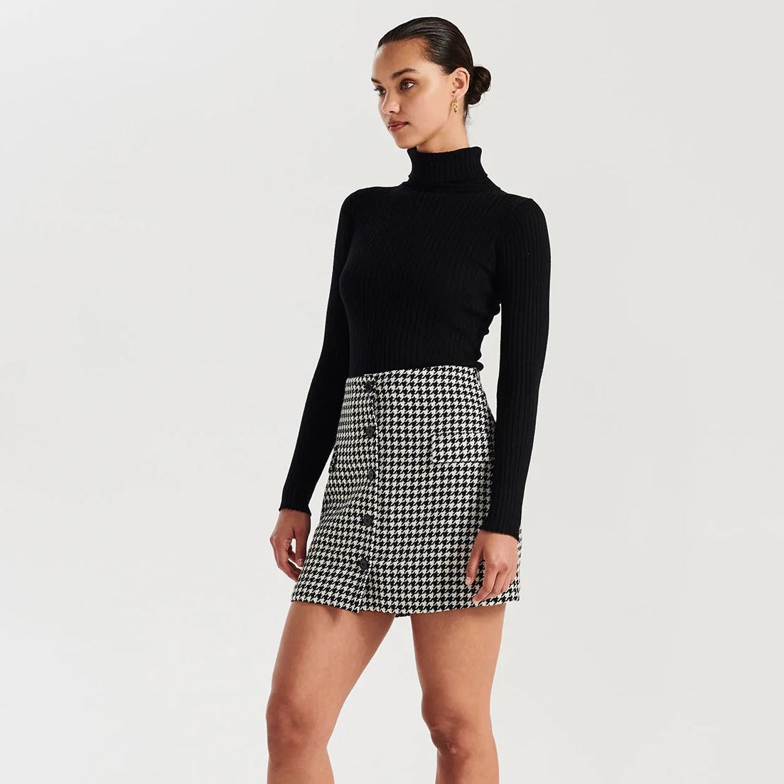 Bella Woven Mini Skirt - Stylish Houndstooth Pattern Women's Short Skirt for Casual Outfits, Party Wear & Summer Fashion