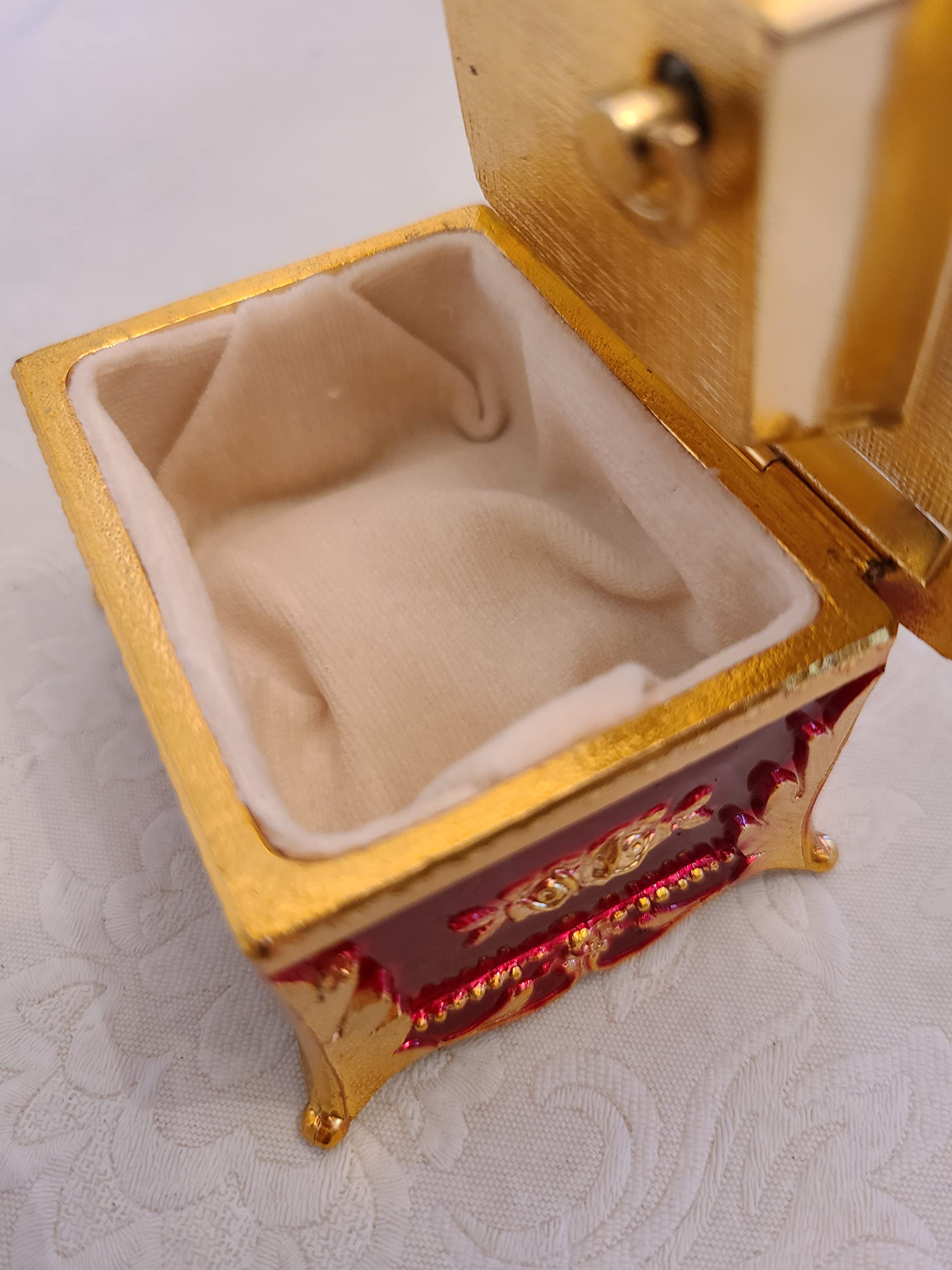 Elegant Floral Music Jewelry Box with Waltz of the Flowers - Perfect for Gift Giving, Home Decor, and Jewelry Storage