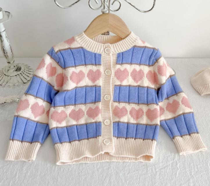 Stylish Knitted Flower Coat for Women - Cozy Winter Fashion Outerwear for Casual Outings & Date Nights