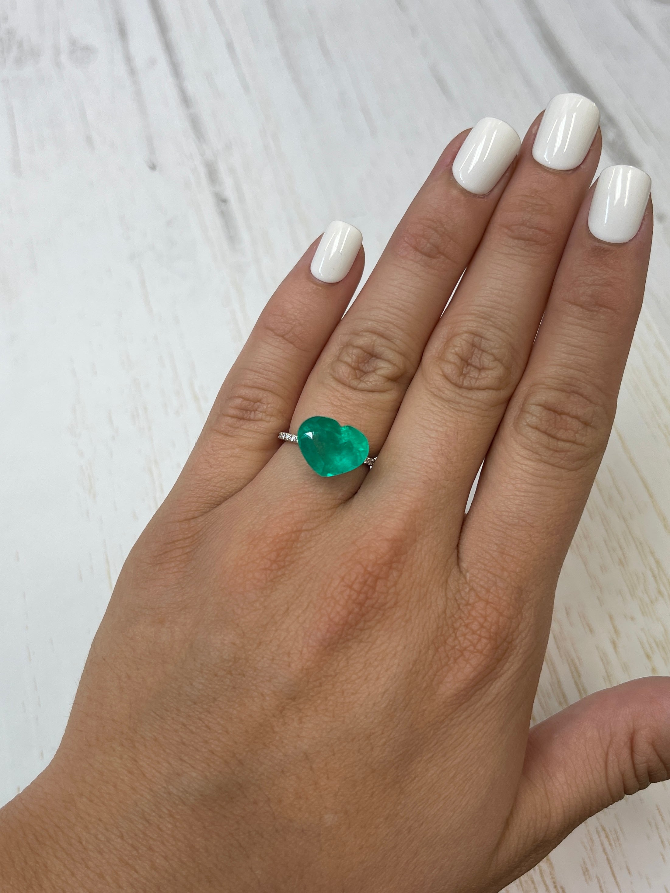 5.80 Carat Vivid Green Natural Loose Colombian Emerald Heart Cut Gemstone for Jewelry Making, Engagement Rings & Luxury Gifts