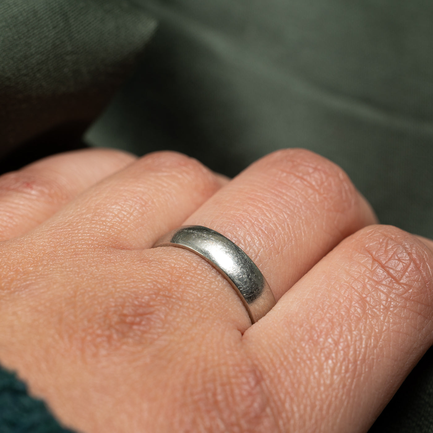 14K White Gold Wedding Band Ring for Women - Size 9, Dainty Simple Elegant Stackable Ring - Perfect for Engagement, Anniversary, Valentine's Day Gift