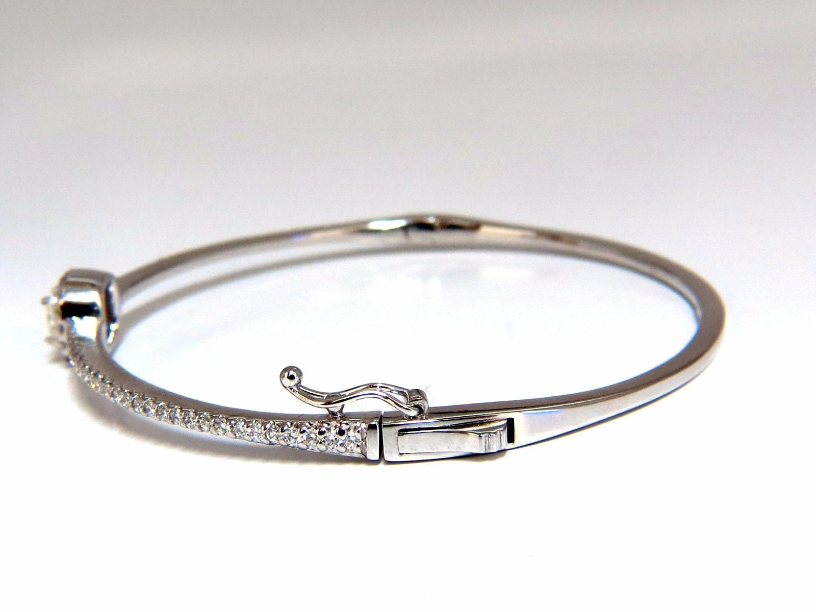0.95ct Natural Round Diamond Cluster Halo Bangle Bracelet in 14K Gold - Perfect for Weddings, Anniversaries & Special Occasions