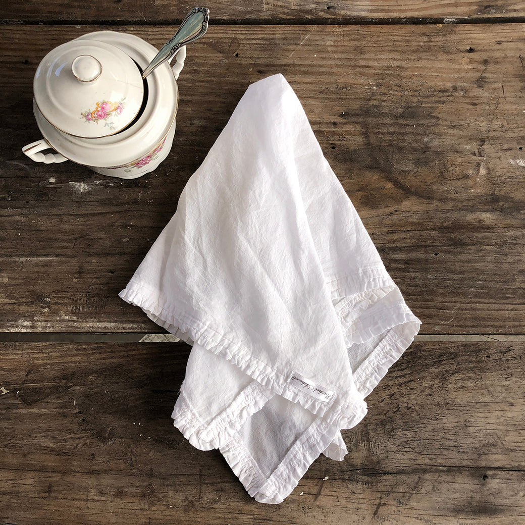 Elegant White Ruffle Napkins for Dining - Perfect for Weddings, Parties & Home Decor