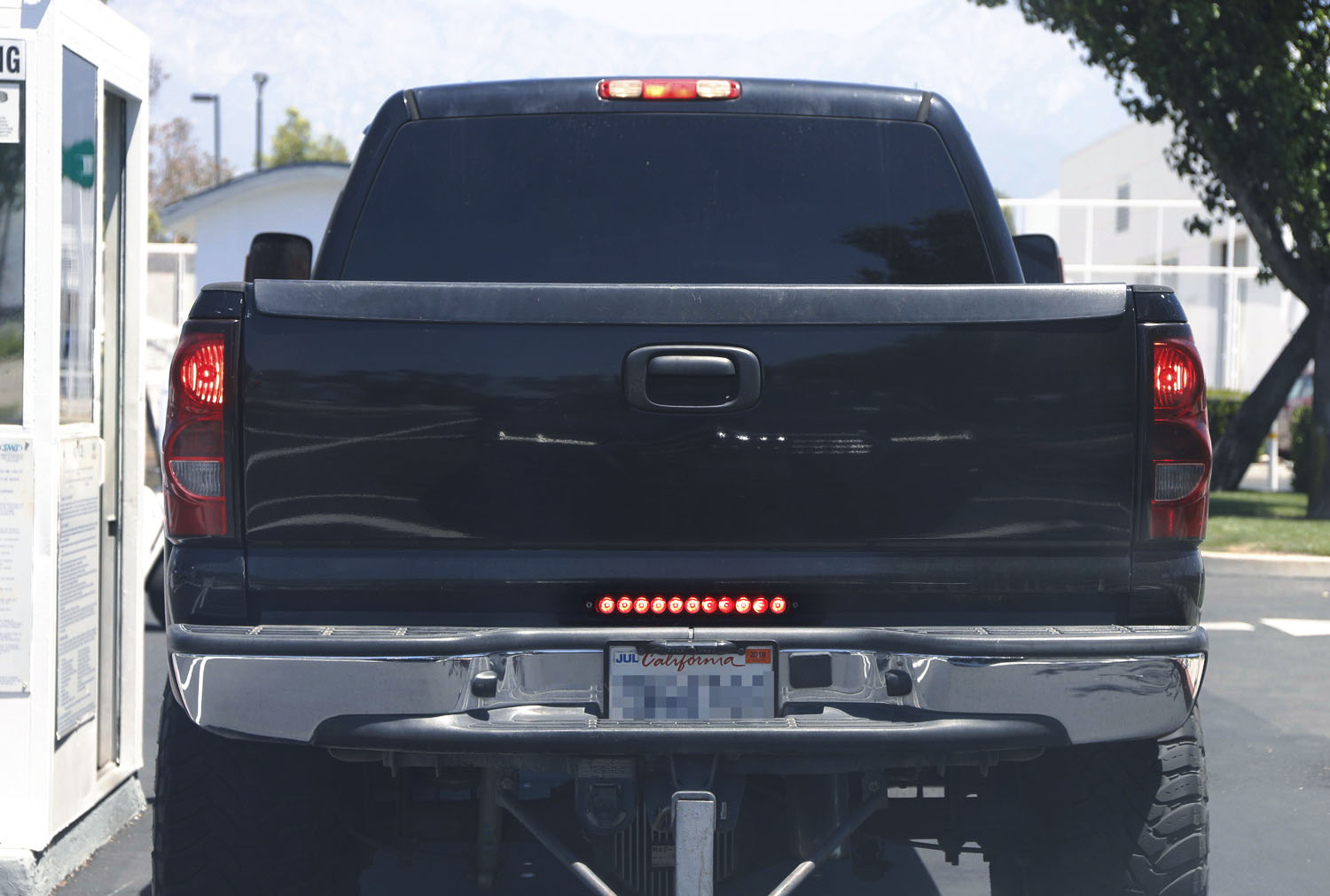 15 Inch Red LED Truck Trailer Tailgate Light Bar - Brake Turn Signal ID Light for Semi Trailers | Durable Waterproof Design for Long-Haul Trucking & Heavy-Duty Use