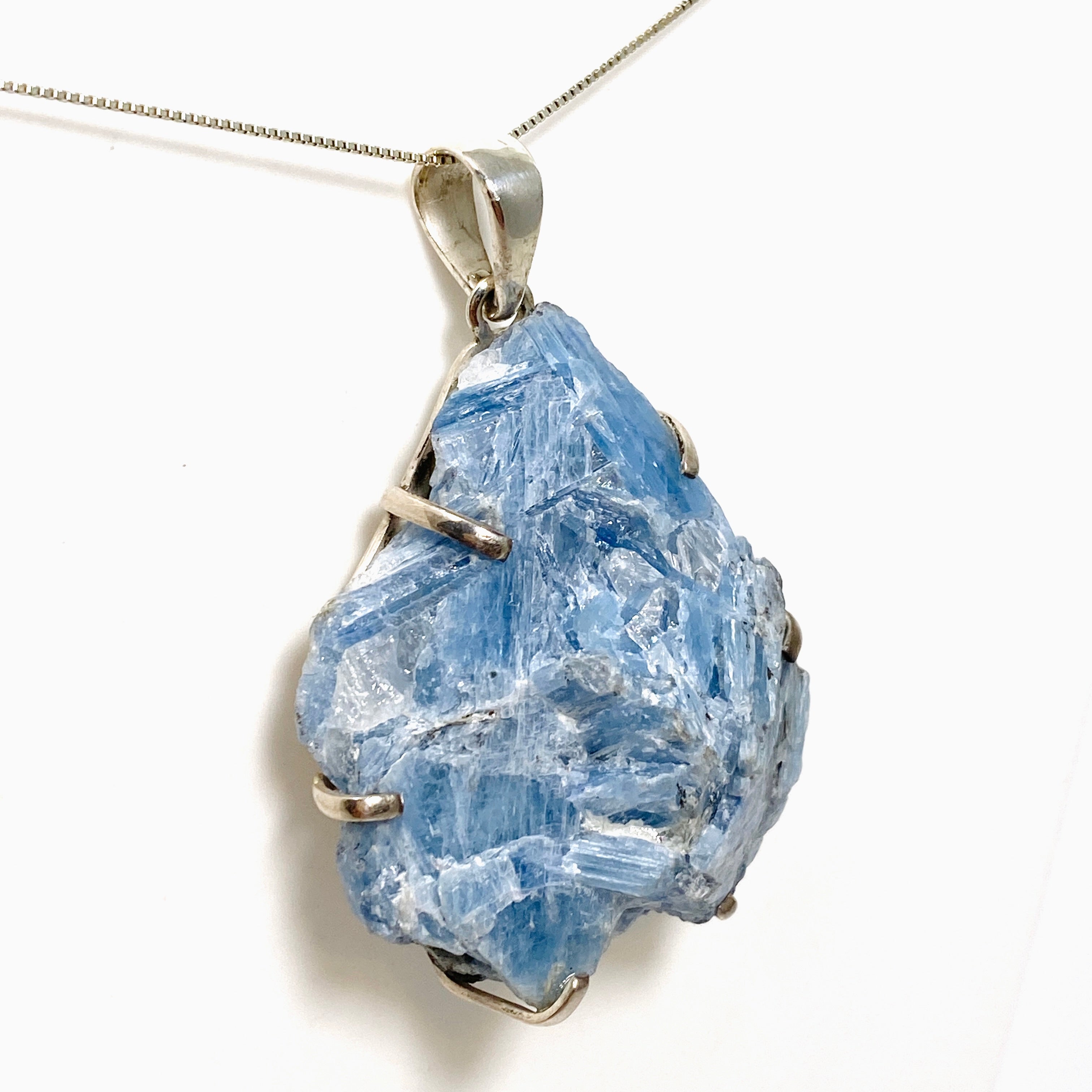 Natural Kyanite Raw Crystal Pendant Necklace - Uncut Healing Stone Jewelry for Energy Balance & Chakra Alignment - Perfect for Meditation, Yoga & Spiritual Healing