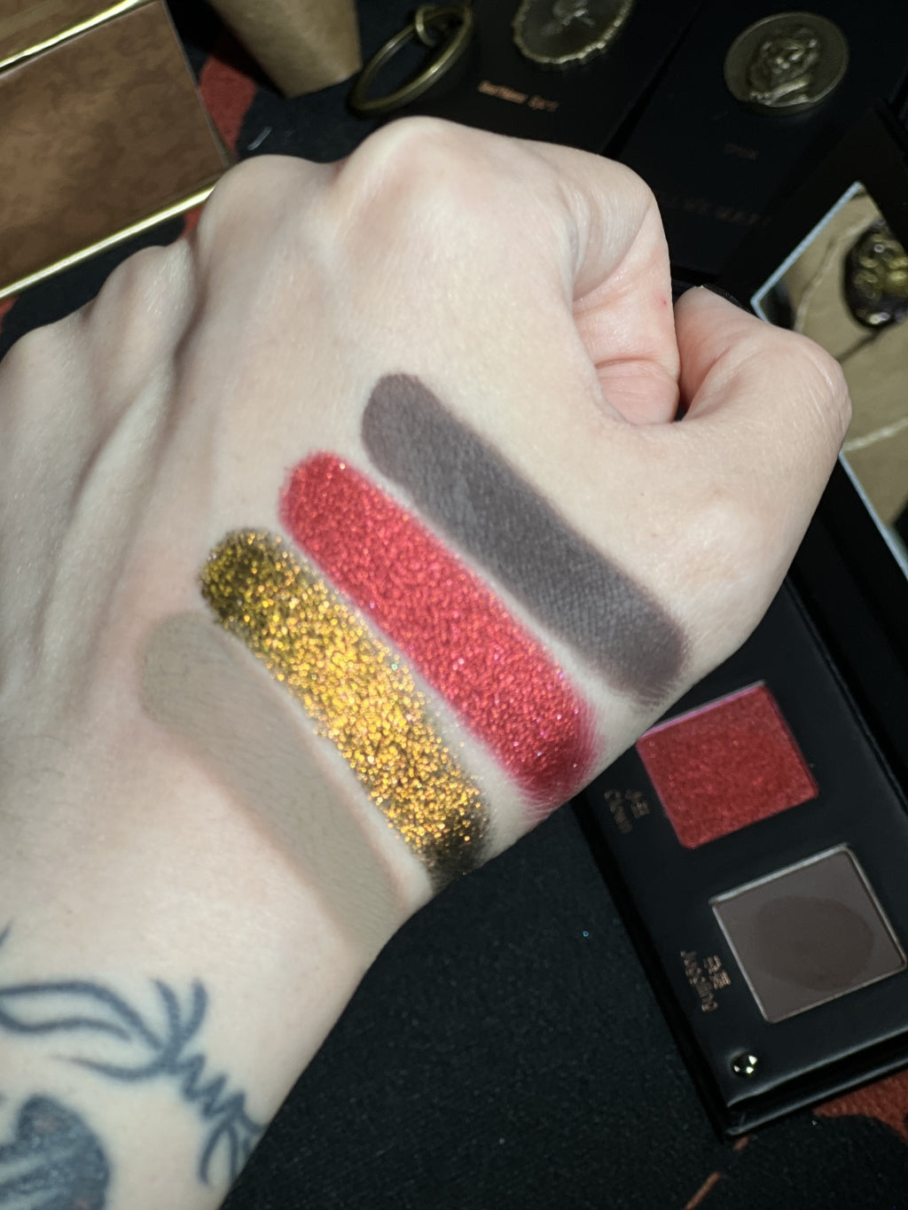 Shellwe Satin Shimmer Chameleon Quad Eyeshadow Palette - Lion's Circus Edition | Long-Lasting Pigmented Eye Makeup for Party, Halloween & Special Occasions
