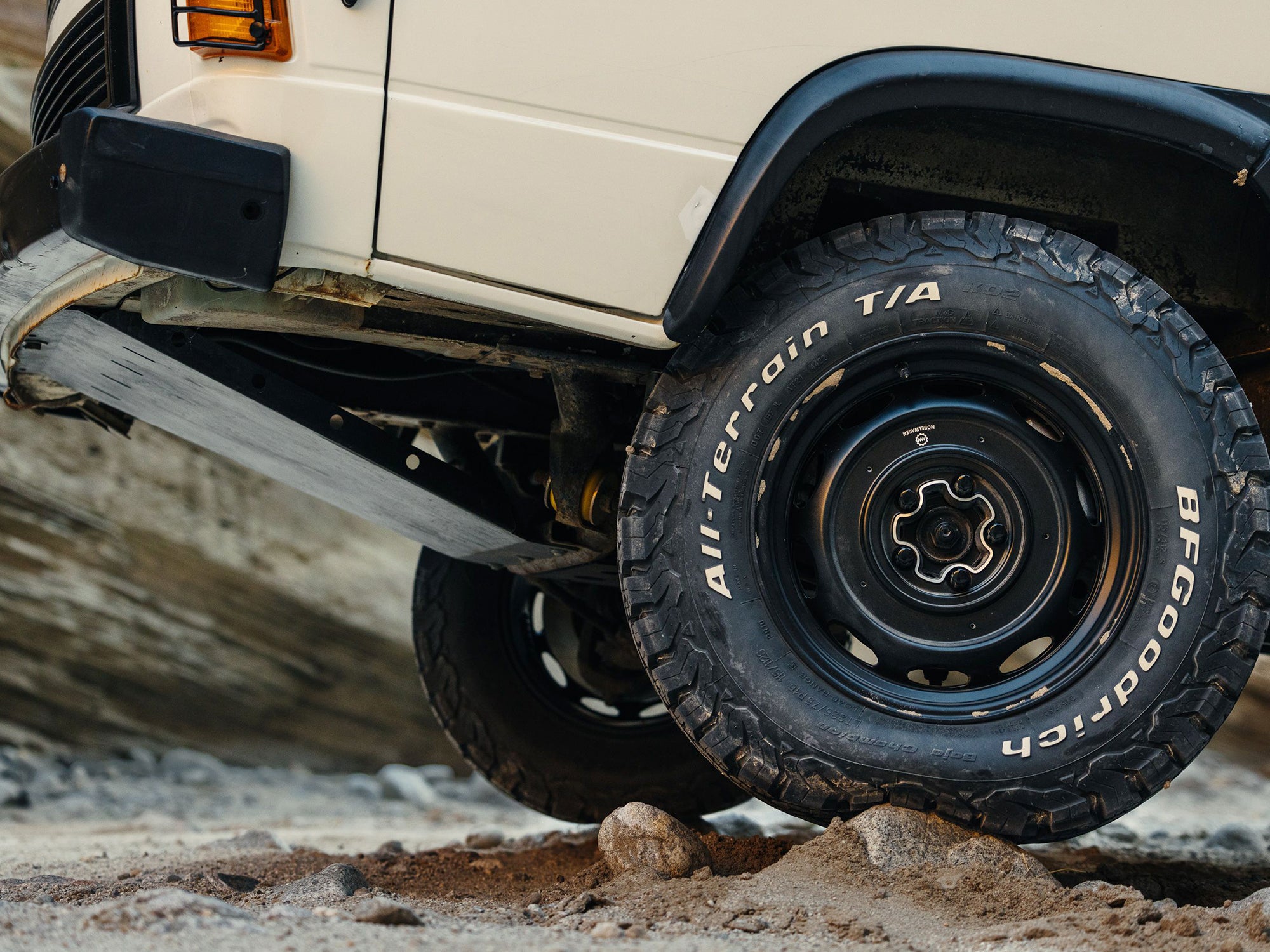 16 Inch Alloy Wheels for Mobelwagen Interceptor - Premium Replacement Rims for Bus & Vanagon - Perfect for Off-Road Adventures & Custom Upgrades