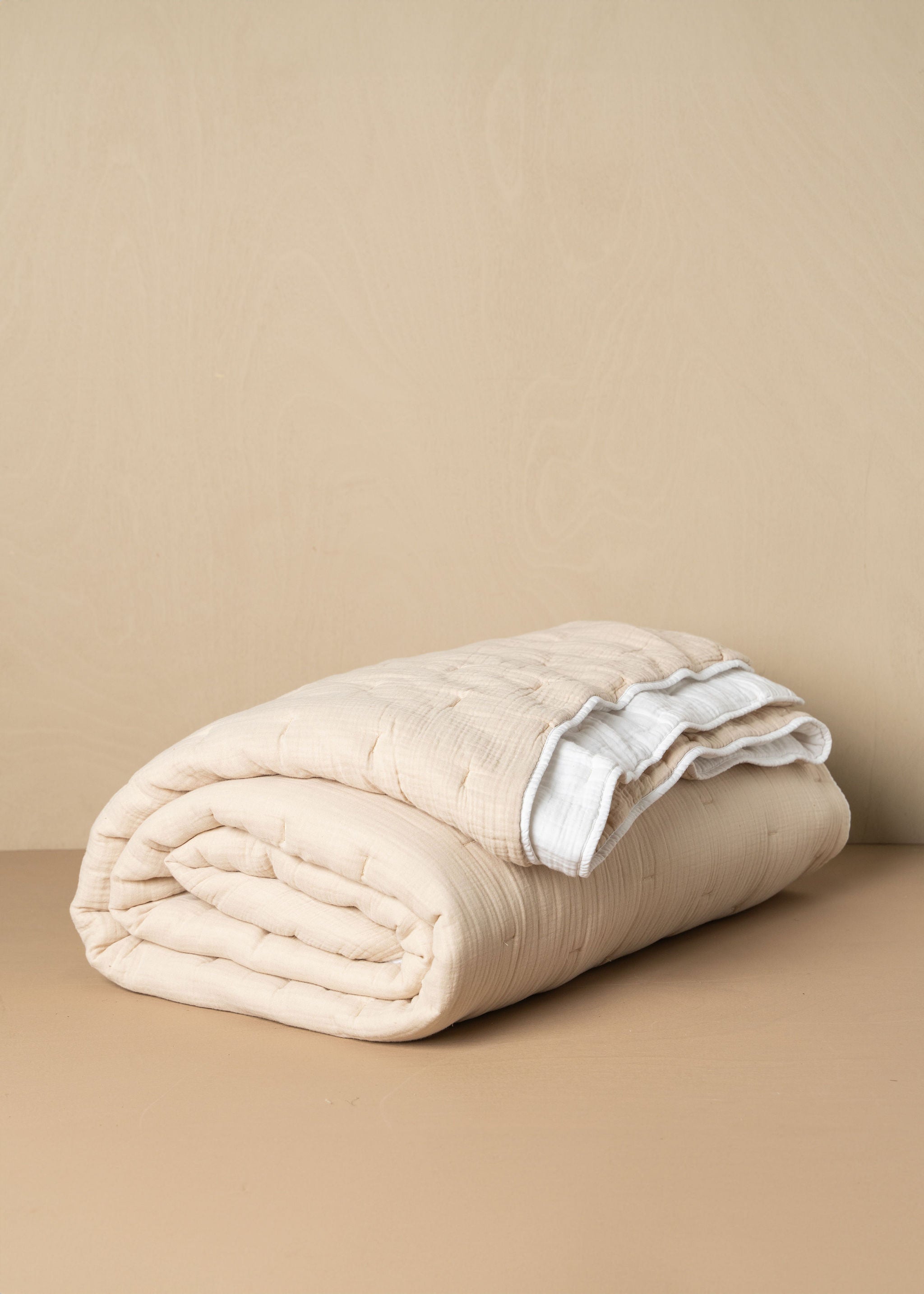 Enes Quilted Bed Cover - Soft & Luxurious White Bedspread for Queen Size Bed | Perfect for Master Bedroom, Guest Room & Cozy Home Decor