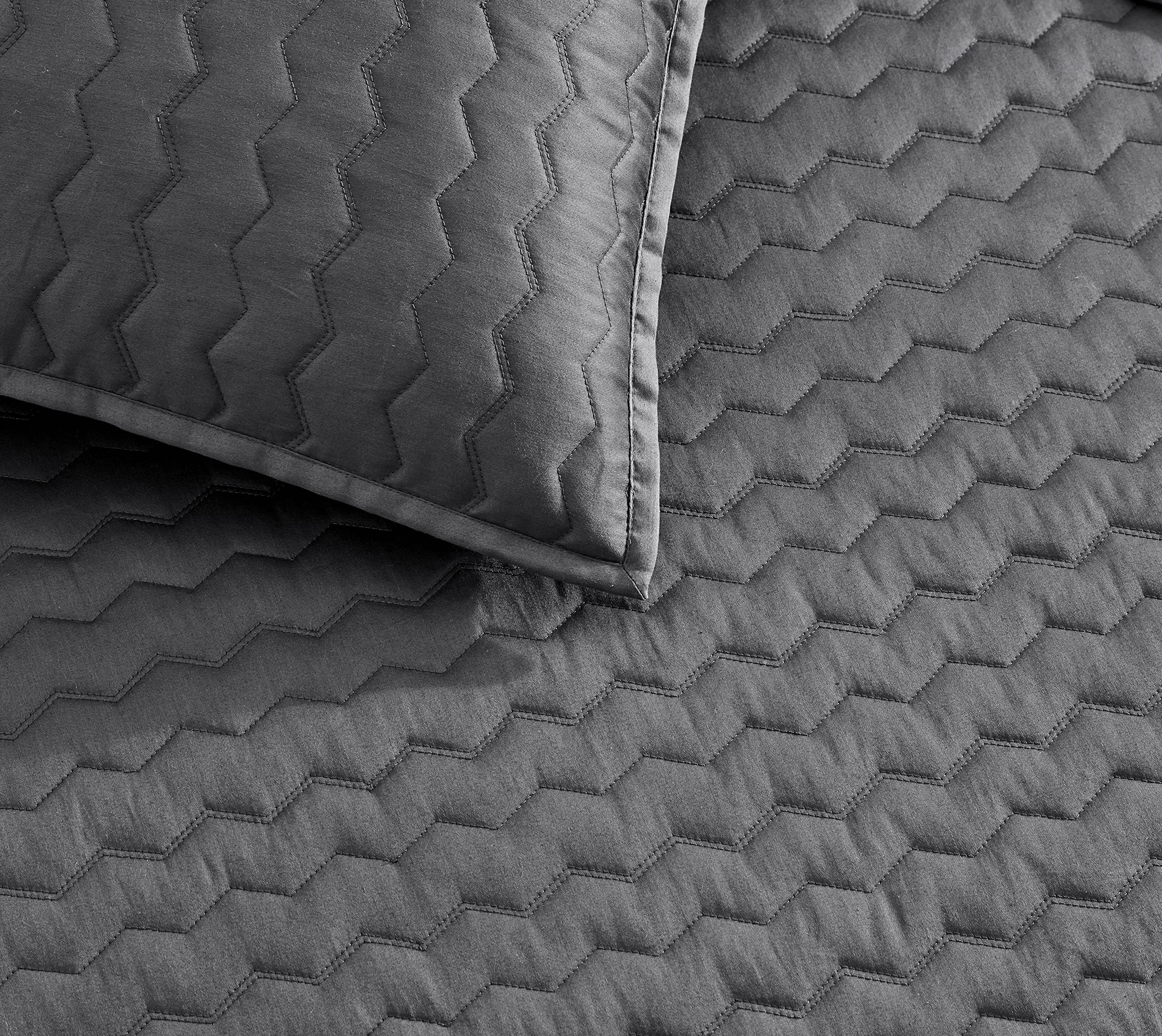 Vera Wang Queen Quilt Set - Luxury 100% Cotton Bedding Set with Matching Shams, Modern Herringbone Charcoal Grey Comforter for Master Bedroom & Guest Room Decor