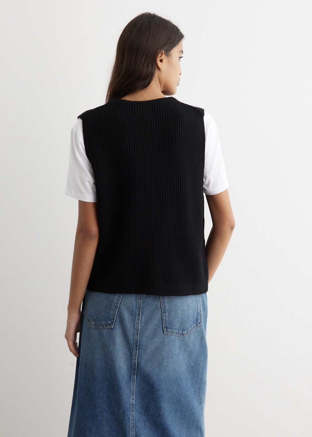 AKAN Men's Zip-Up Vest in Black - Lightweight & Stylish for Outdoor Activities, Hiking, and Casual Wear