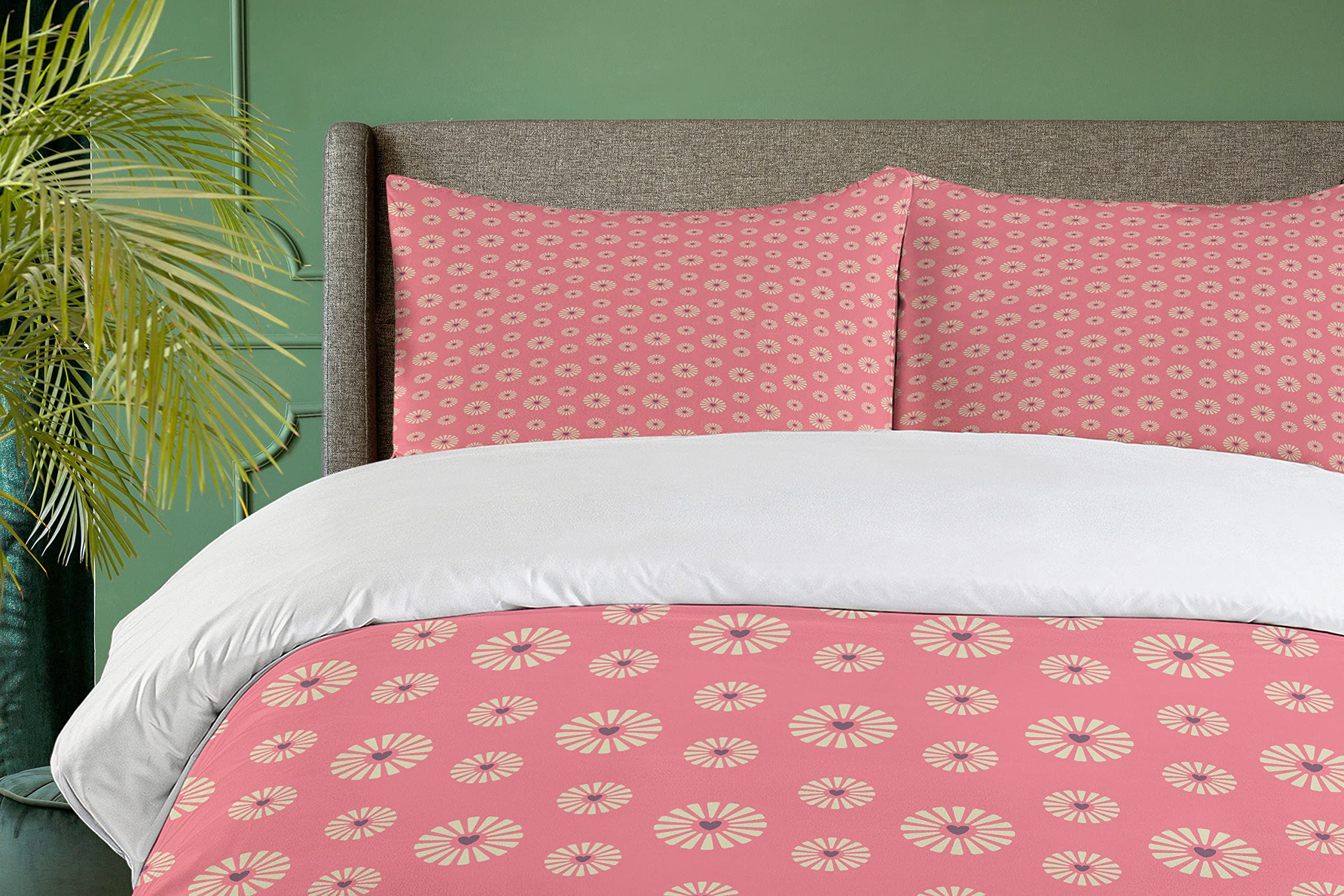 Ambesonne Floral Duvet Cover Set - Romantic Love Theme with Flowers & Hearts, 3-Piece King Size Bedding Set in Pale Yellow & Pink | Perfect for Master Bedroom, Guest Room & Romantic Getaways