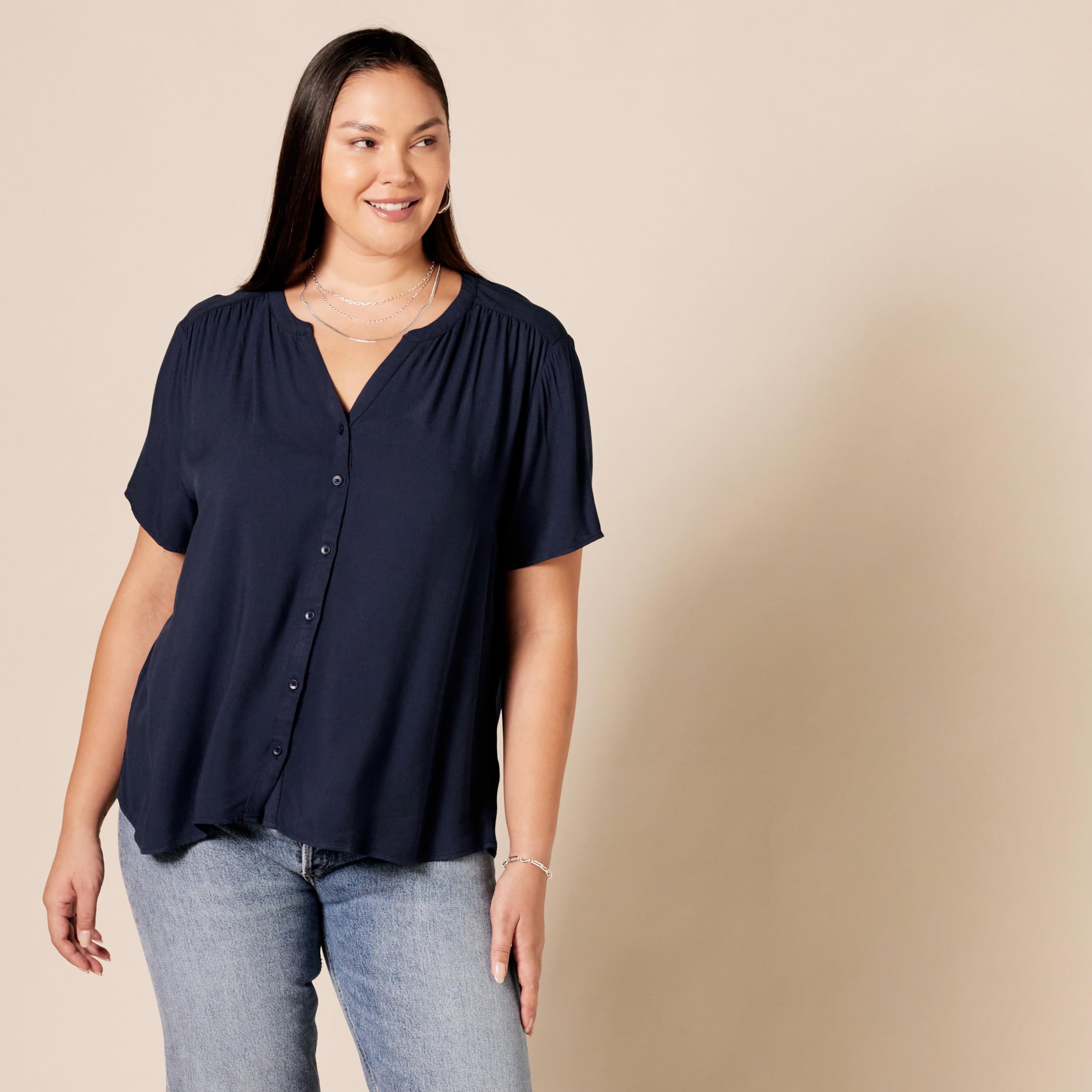 Amazon Essentials Women's Short Sleeve Comfort Fit Blouse - Casual Office Wear & Everyday Outfits