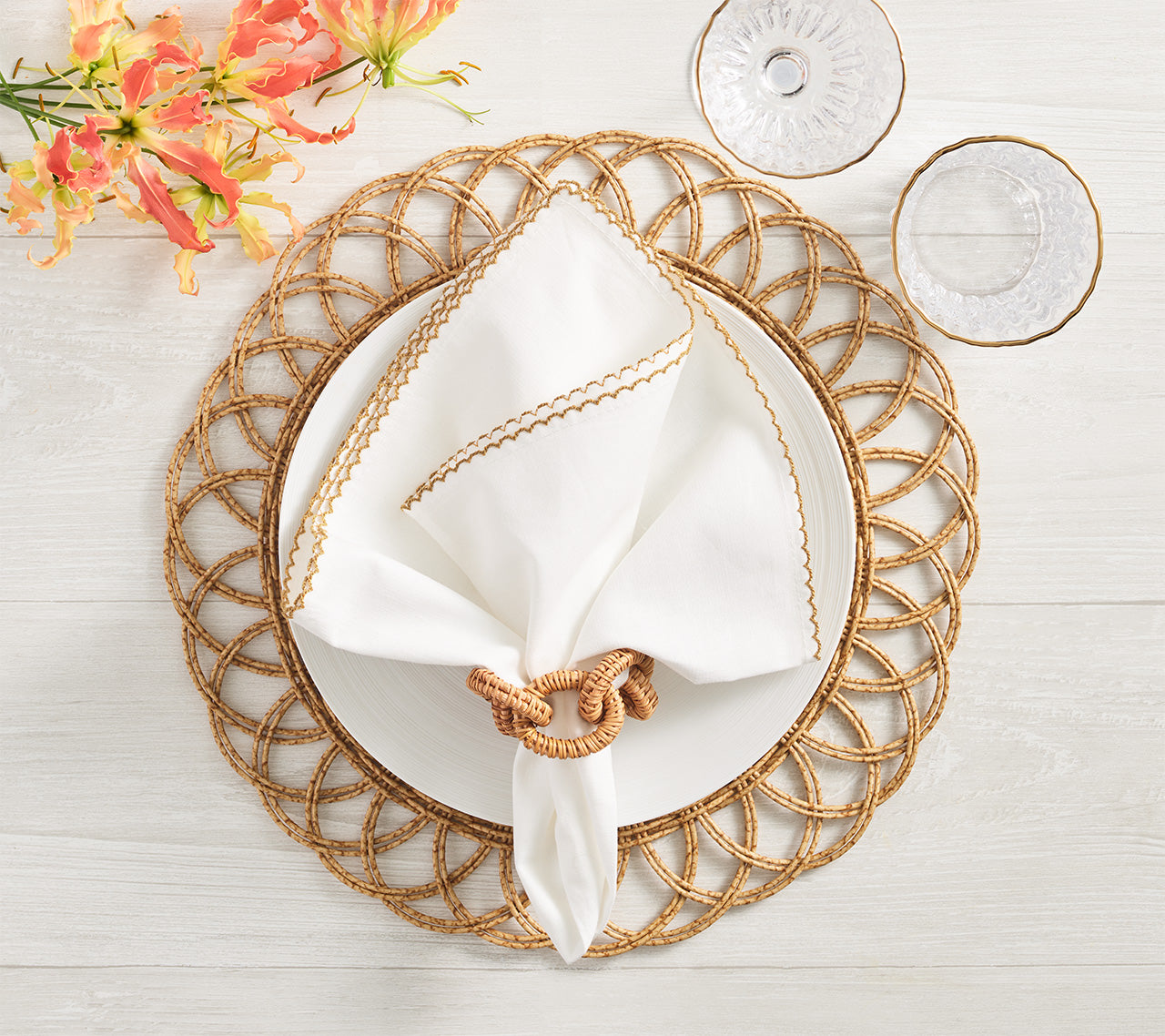 Alfresco Placemats - Waterproof Outdoor Dining Mats for Picnics, BBQs & Patio Use - Set of 4 Durable Table Mats for Summer Entertaining