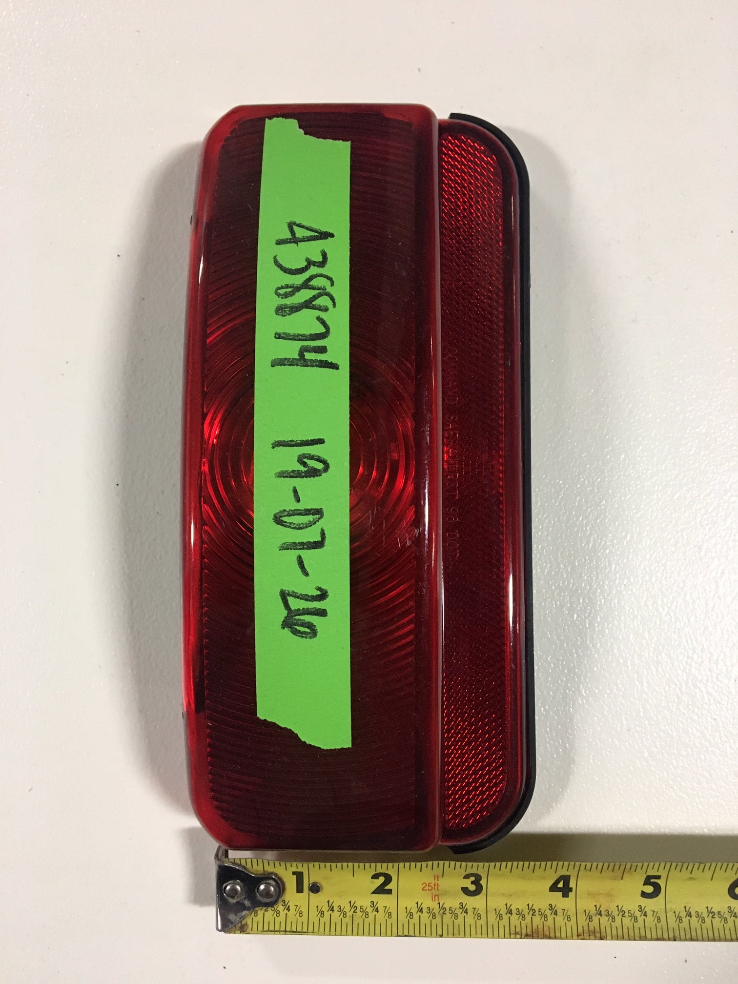 LED Tail Light Assembly - Black/Red RH - Compatible with Various Car Models - Perfect for Night Driving & Enhanced Safety