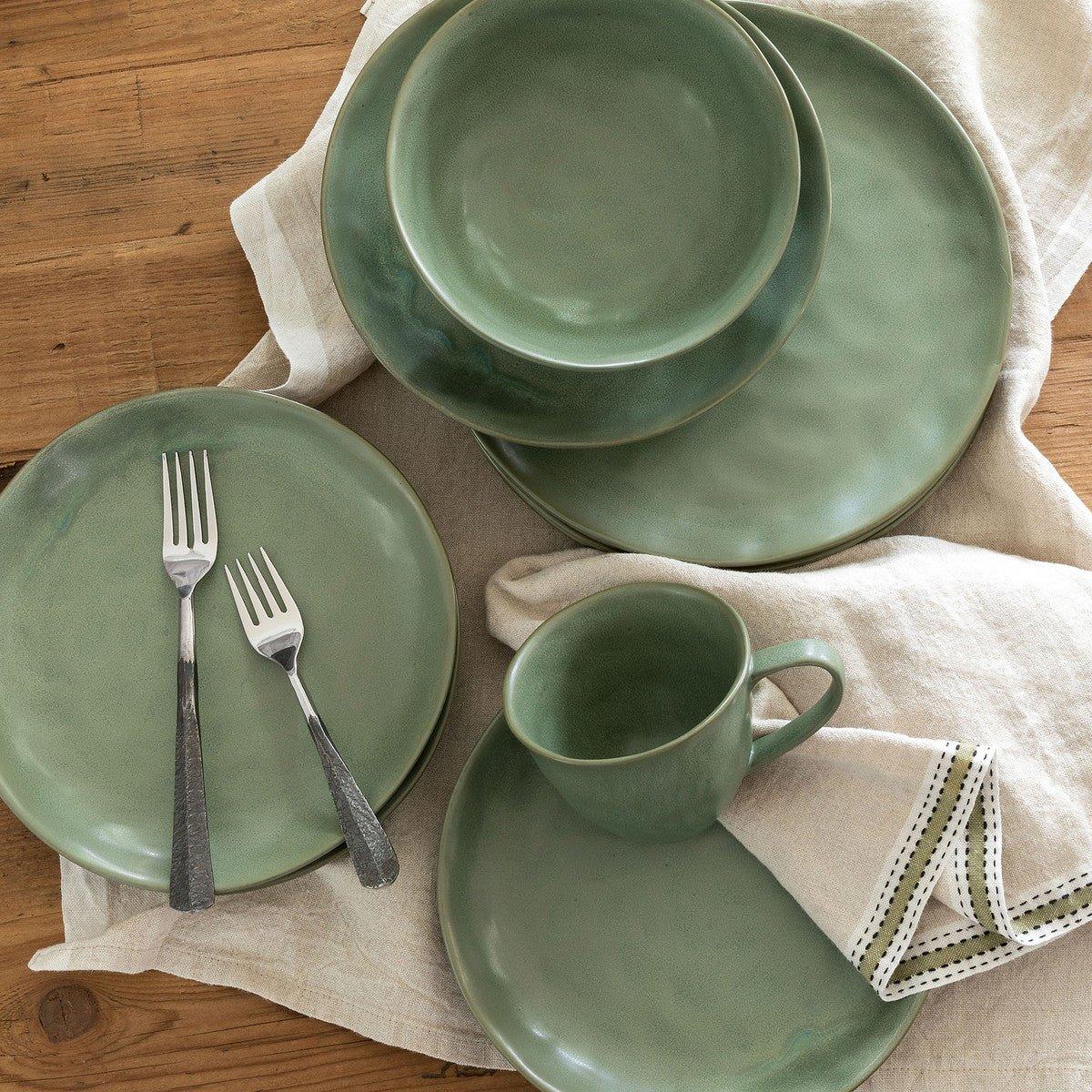 Premium Clara Glazed Dinnerware Set - 16-Piece Porcelain Tableware for Everyday Dining & Entertaining | Elegant Dinner Plates, Bowls, Mugs & Serving Dishes | Perfect for Family Meals, Dinner Parties & Special Occasions