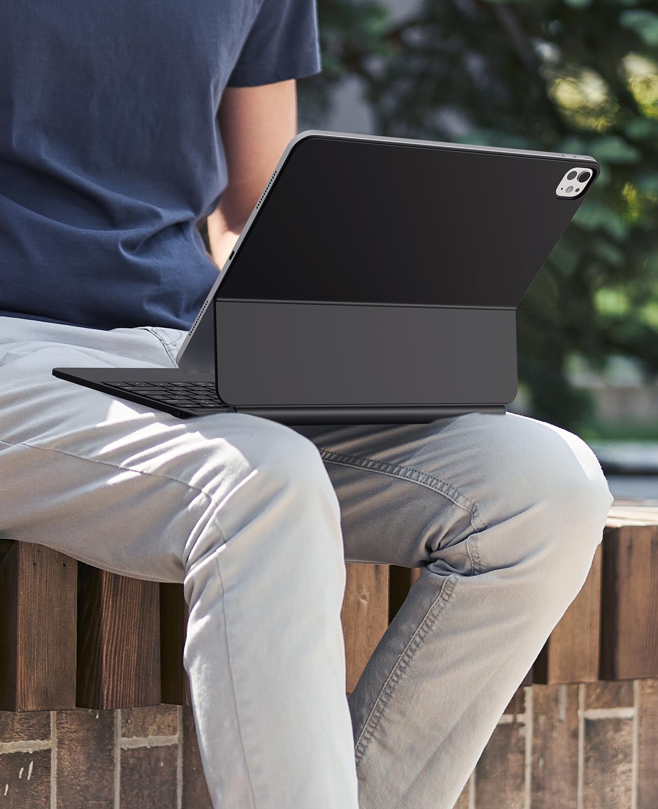 CHESONA iPad Pro 13 inch Case 2024 with Backlit Keyboard - Slim Protective Cover with Floating Stand, Smart Trackpad & Battery Display for iPad Pro 13 (M4) - Perfect for Work, Travel & Home Office Use - Black
