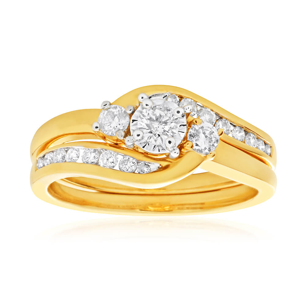 9ct Yellow Gold 2 Ring Bridal Set With 19 Diamonds (1/2 Carat Total) - Elegant Wedding Band & Engagement Ring Set for Brides & Couples - Perfect for Proposals, Anniversaries & Romantic Occasions