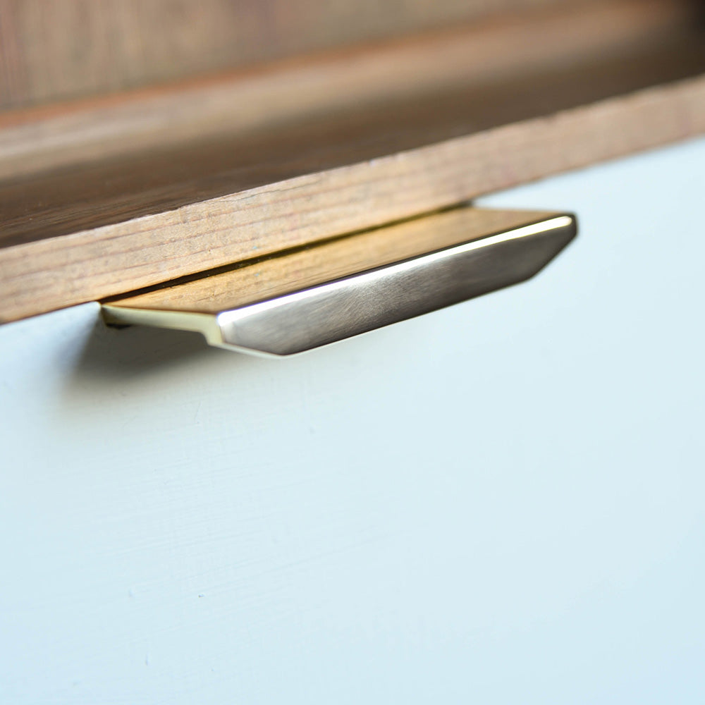 Polished Brass Tapered Edge Pull Handle - Vintage Cabinet & Drawer Hardware for Kitchen, Bathroom & Furniture - Heavy Duty Decorative Handle for DIY Home Improvement Projects