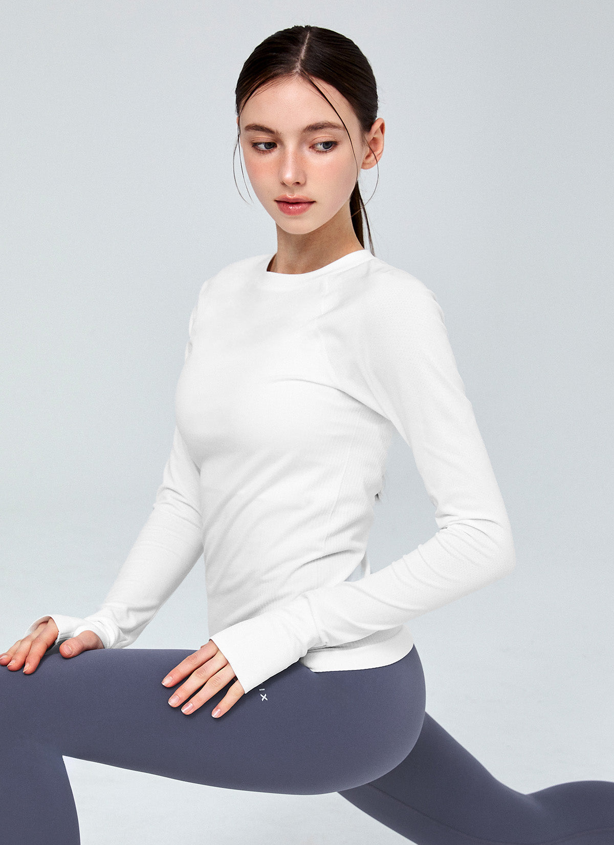 Breathable Mesh Seamless Long Sleeve Shirt with Finger Hole Design - Perfect for Yoga, Workouts & Outdoor Activities