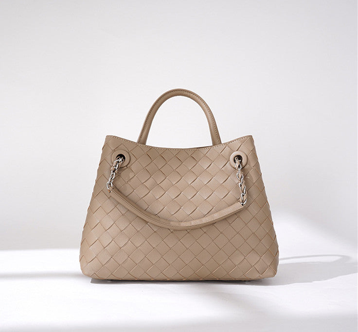 Stylish Woven Leather Crossbody Chain Bag for Women - Trendy Handbag Purse with Adjustable Strap - Perfect for Parties, Dating & Daily Use