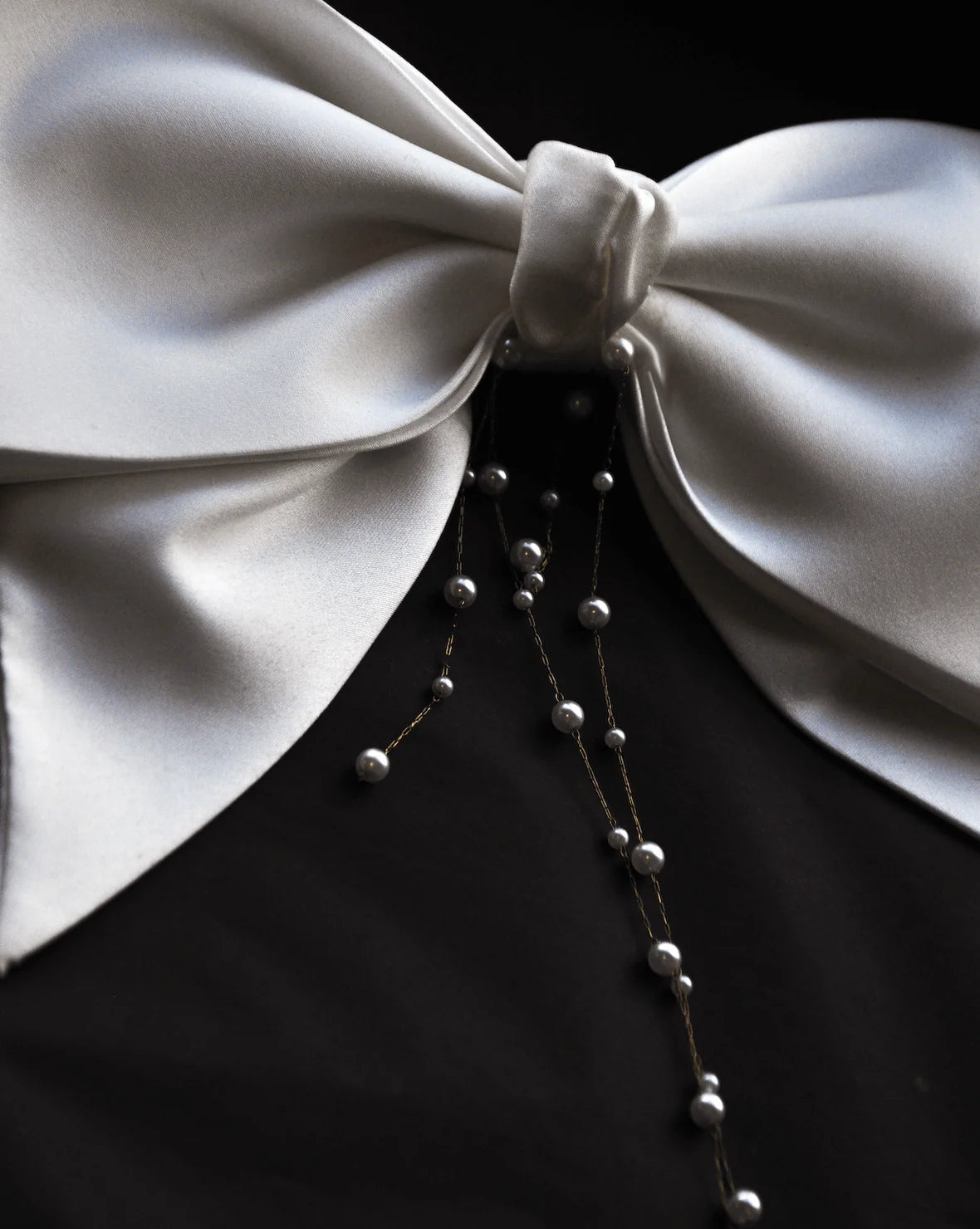 Chantal Satin & Pearl Bridal Hair Bow - Elegant White Wedding Hair Accessory for Brides, Bridesmaids & Flower Girls - Perfect for Weddings, Prom & Special Occasions