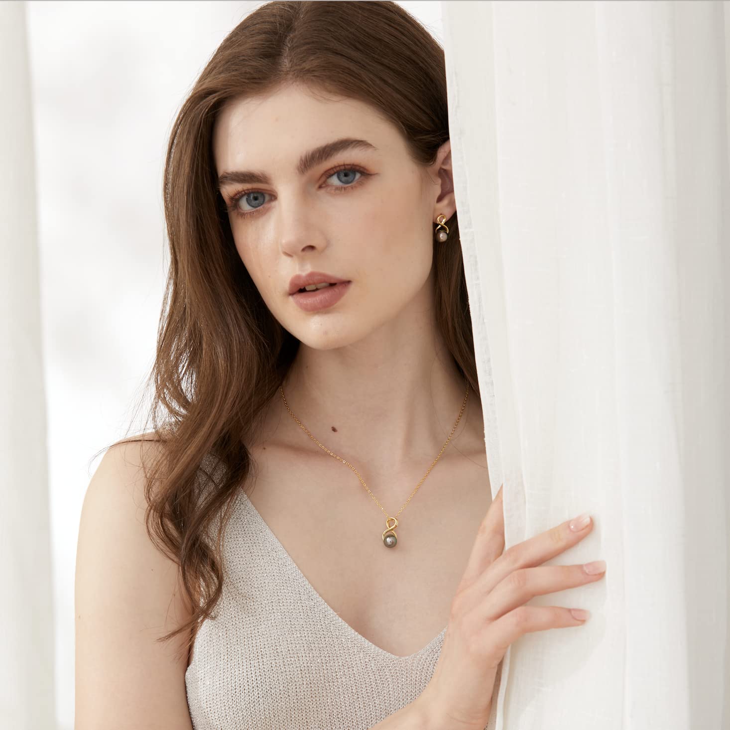 AAA Tahitian Black Pearl Pendant Necklace - 18K Gold Over Sterling Silver Jewelry for Women | Perfect Birthday, Anniversary Gift for Wife, Mom & Daughter | Elegant for Weddings, Parties & Special Occasions