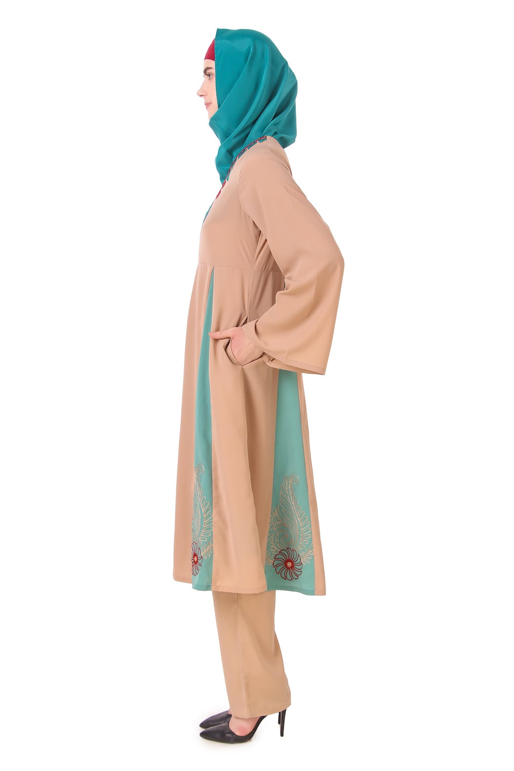 Stylish Jameelah Salwar Kameez Outfit - Traditional Pakistani Dress for Women - Perfect for Weddings, Parties & Festive Occasions