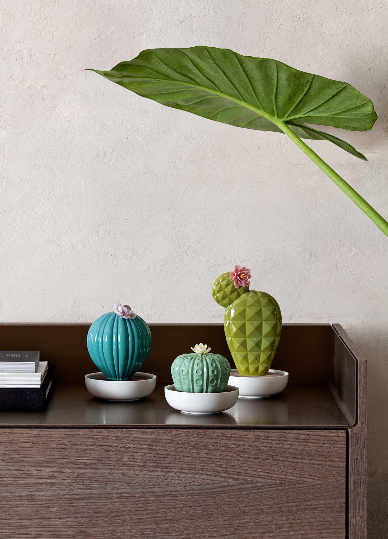 LLADRÓ Ferocactus Cactus Aroma Diffuser - Tropical Blossoms Scented Porcelain Essential Oil Diffuser for Home, Office & Spa Decor | Relaxing Fragrance Dispenser for Aromatherapy