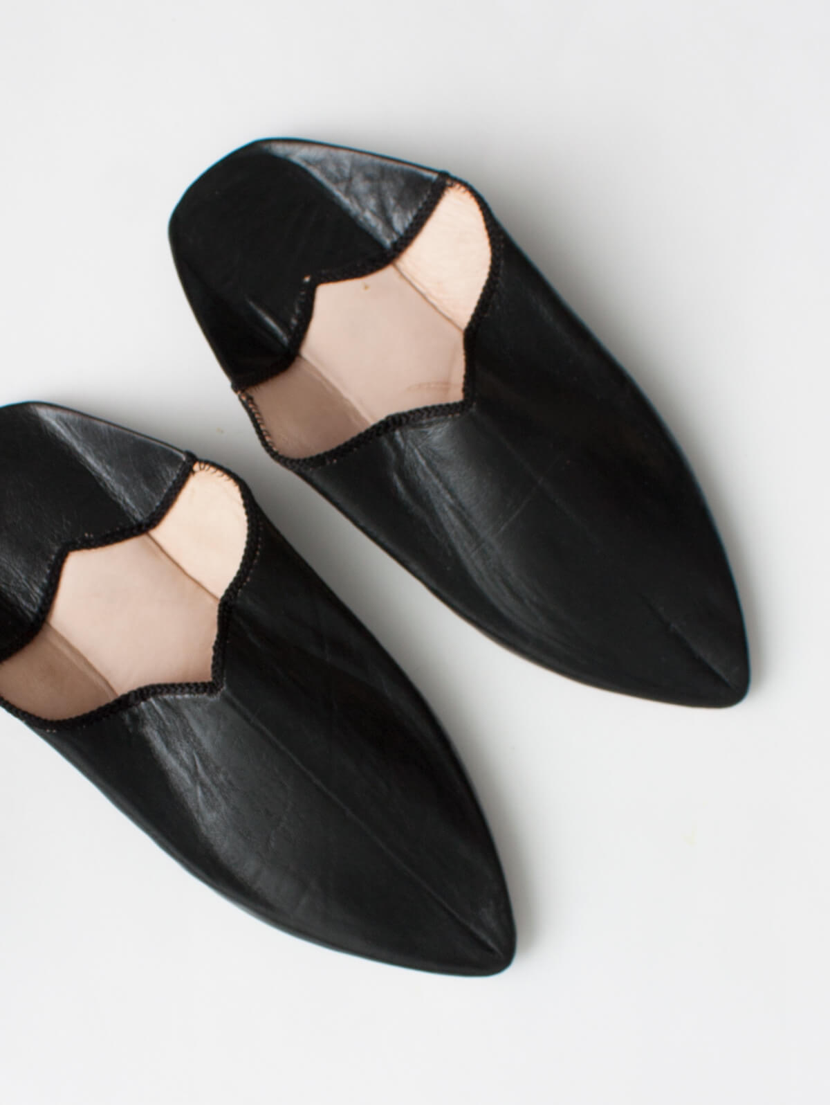 Authentic Moroccan Plain Pointed Babouche Slippers - Comfortable Leather House Shoes for Men & Women | Perfect for Home, Lounge & Cultural Events