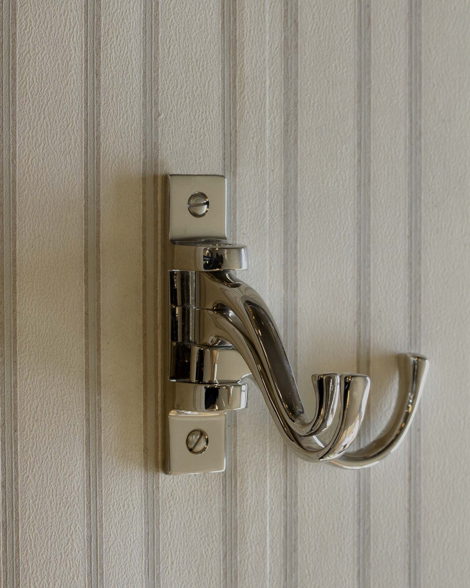 3-Arm Rotatable Nickel Coat Hanger - Space-Saving Closet Organizer for Jackets, Coats & Dresses