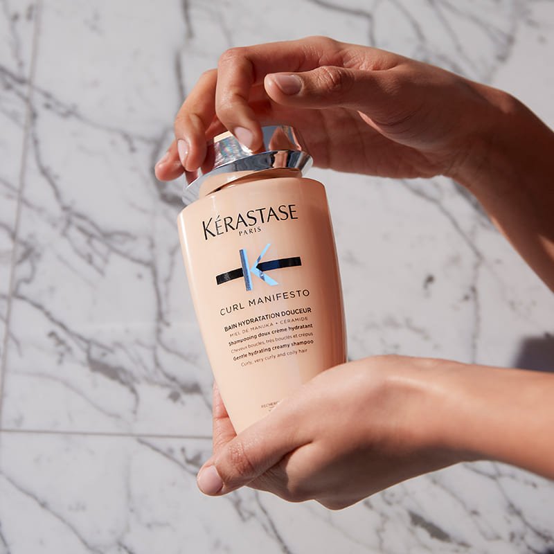 Kérastase Curl Manifesto Hydrating Creamy Shampoo for Curly Hair - Gentle Moisturizing & Nourishing Formula - Perfect for Daily Curl Care & Hydration at Home or Salon