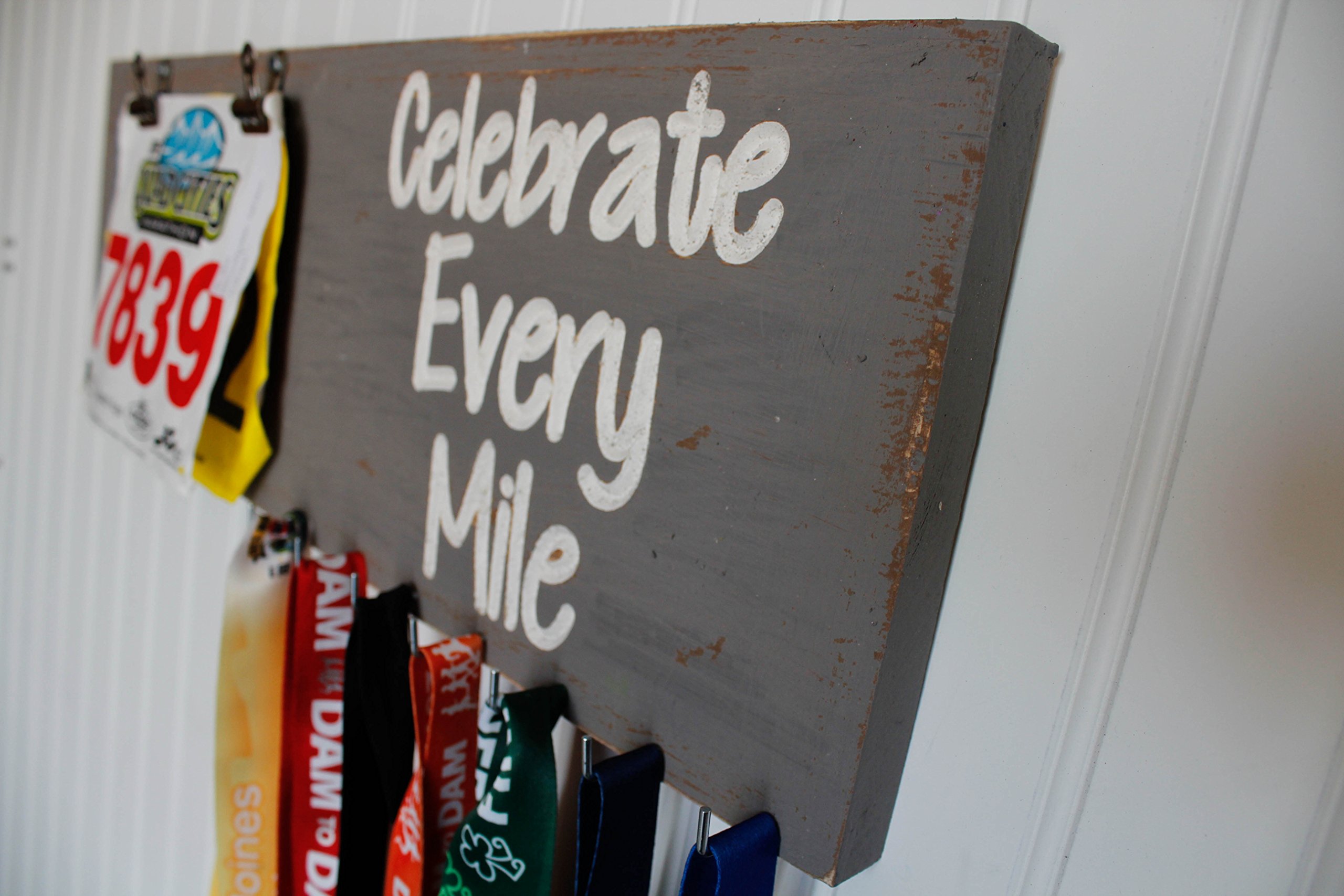 Premium Wooden Running Medal Holder & Bib Organizer - Handcrafted Carved Sign for Marathon Runners - Perfect for Displaying Race Medals and Number Bibs at Home Gym or Office