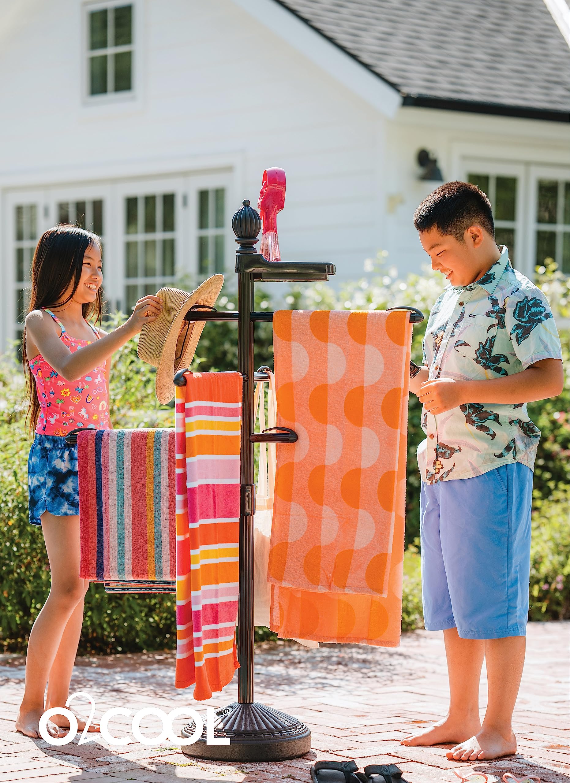 O2COOL Adjustable Pool & Spa Valet with Weighted Base - Bronze Outdoor Towel Holder for Patio, Poolside & Beach - Perfect for Swimming Pools, Hot Tubs & Backyard Lounging