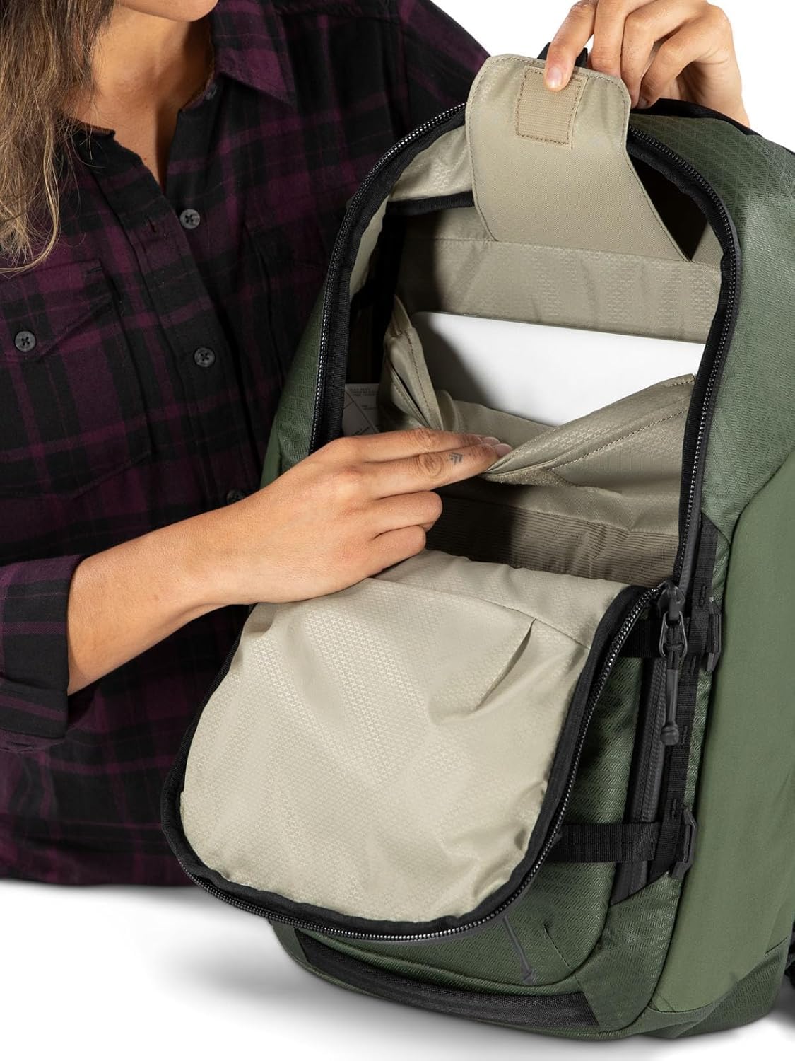 Osprey Archeon 30L Unisex Backpacking Backpack - Lightweight Hiking Pack for Men & Women, Durable Travel Backpack for Camping, Trekking & Outdoor Adventures (Black)