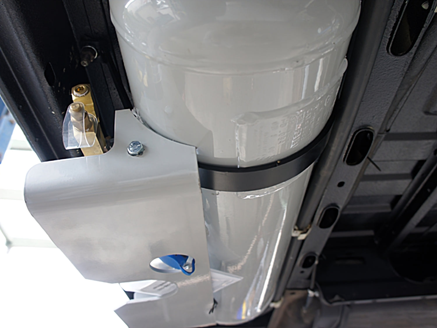 Large Capacity LP Tank with Level Indicator - Perfect for Camping, RV Trips, and Outdoor Cooking