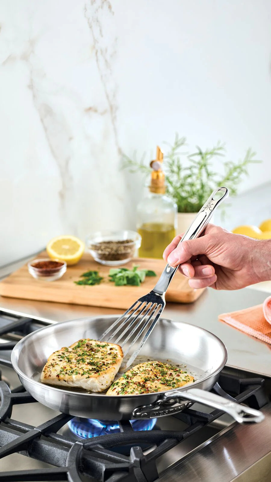 Hestan Premium Stainless Steel Fish Turner Spatula - Professional Kitchen Tool for Grilling, Flipping Fish & Delicate Foods - Perfect for BBQ, Seafood Cooking & Restaurant Use