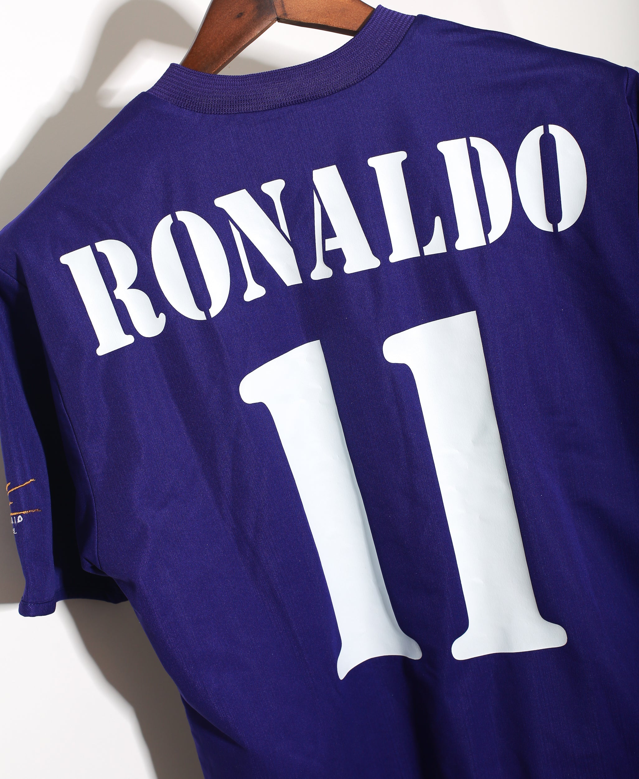 2001-2002 Real Madrid Ronaldo Jersey Third Kit - Authentic Soccer Jersey for Men - Perfect for Football Matches, Fan Collection & Retro Sports Fashion