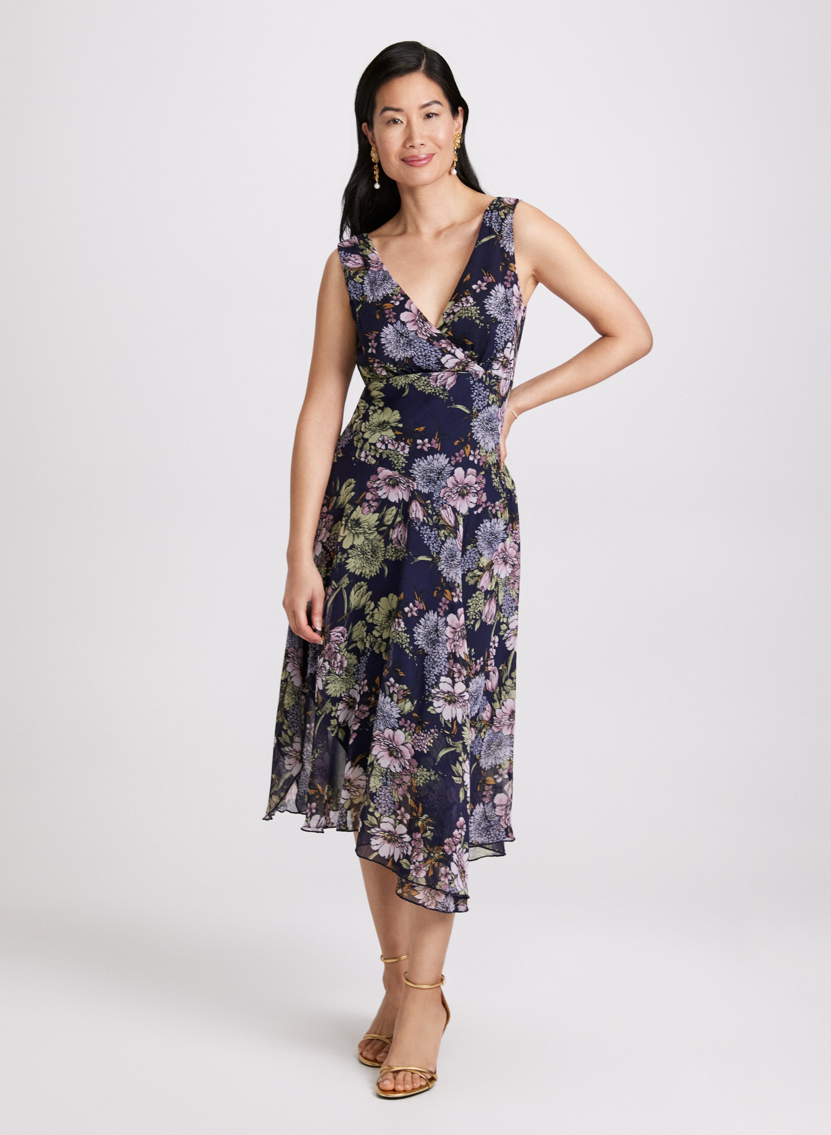 Elegant Floral Chiffon Dress for Women - Summer Boho Maxi Dress with V-Neck & Flowy Sleeves - Perfect for Beach Vacations, Weddings & Date Nights