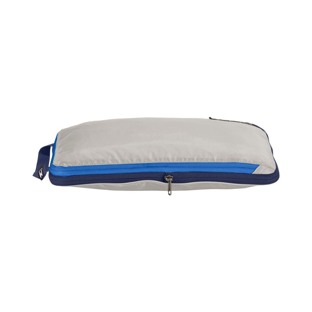 Eagle Creek PACK IT ISOLATE Medium Compression Packing Cubes - AZ Blue/Grey - Perfect for Travel Organization & Suitcase Space Saving