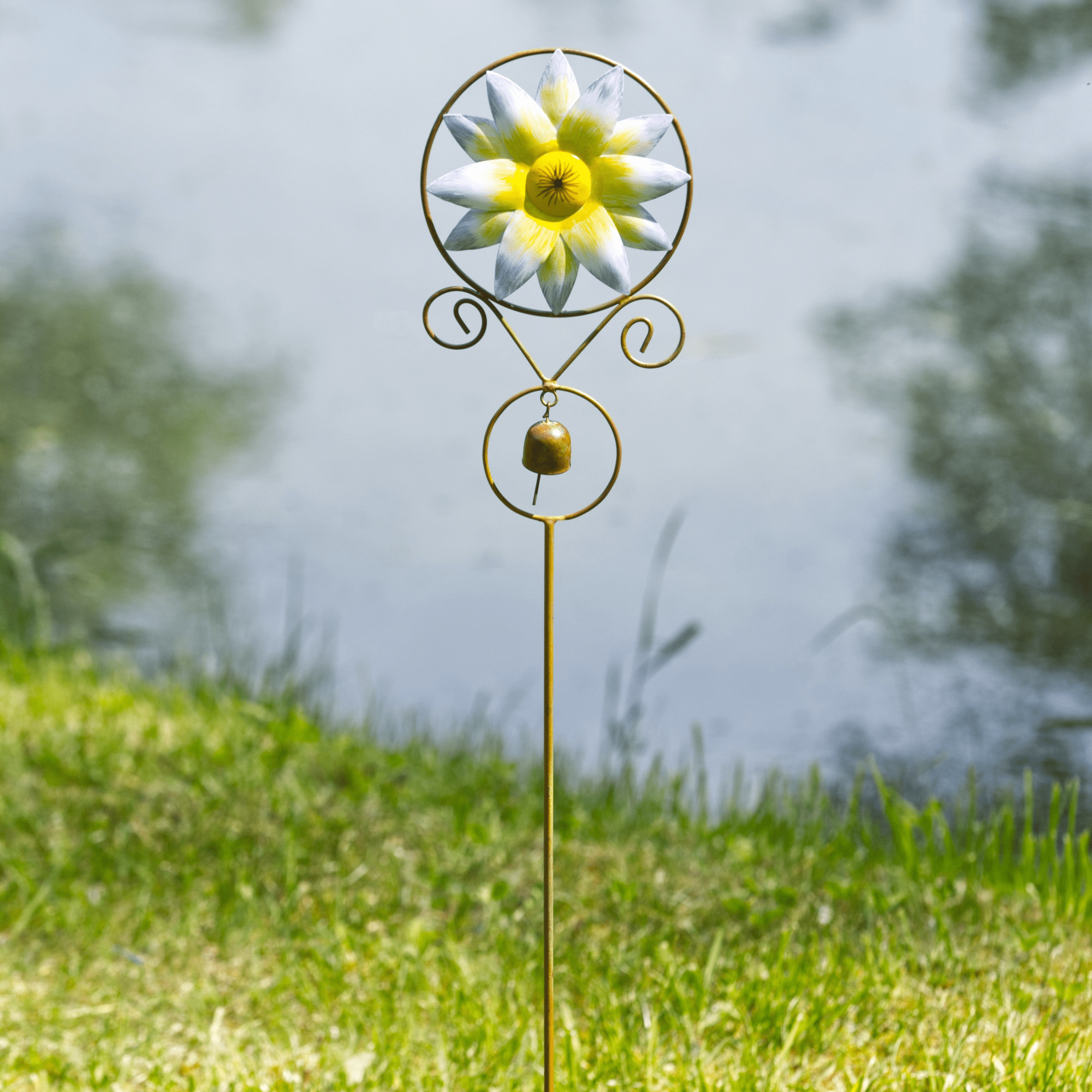 Vibrant Daisy Garden Stakes - Colorful Outdoor Flower Plant Markers for Garden Beds, Borders & Container Gardening - Perfect for Spring & Summer Decor