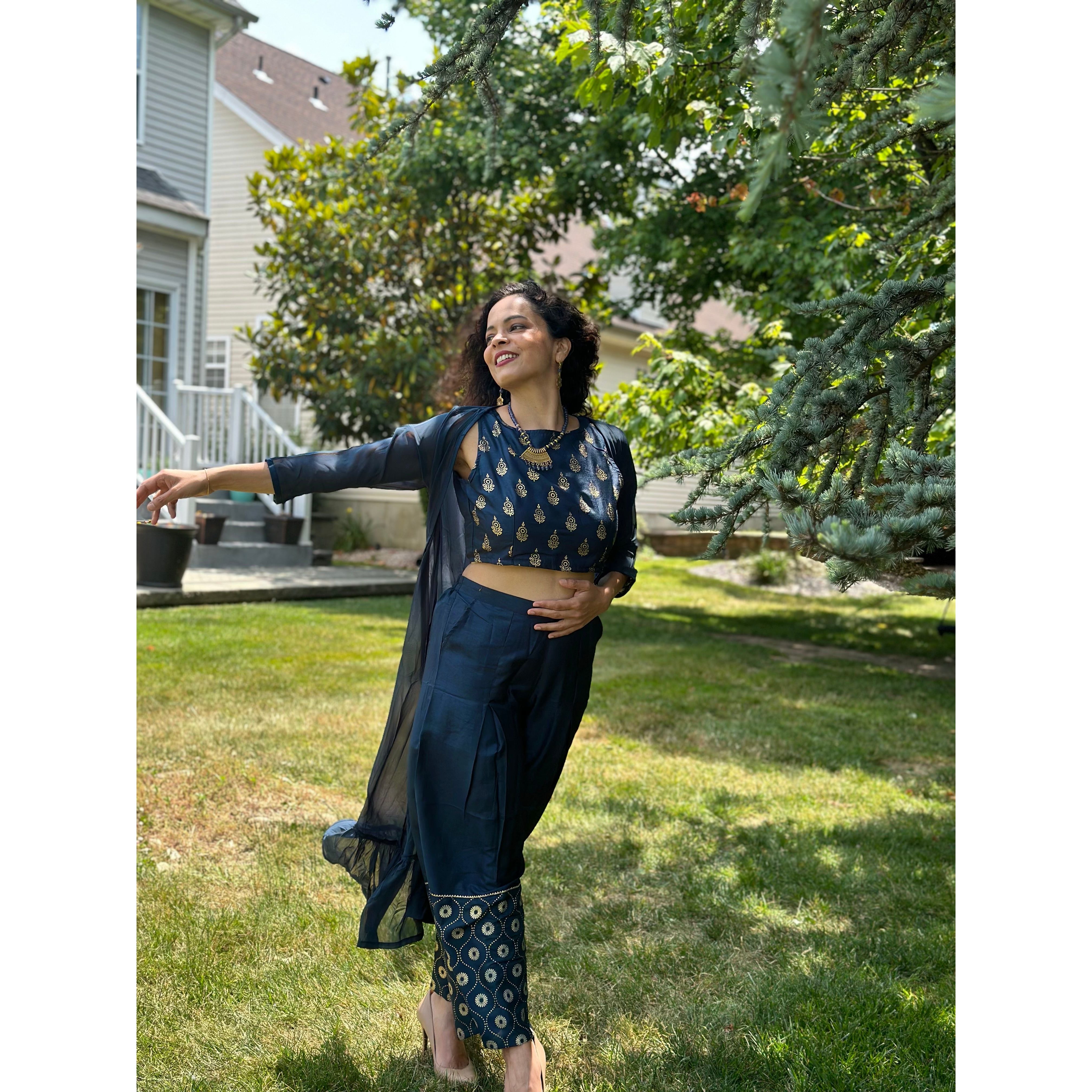 Stylish Women's 3-Piece Outfit Set - Flowy Palazzo Pants, Chic Crop Top & Fashionable Jacket | Casual Wear, Office Attire & Evening Occasions