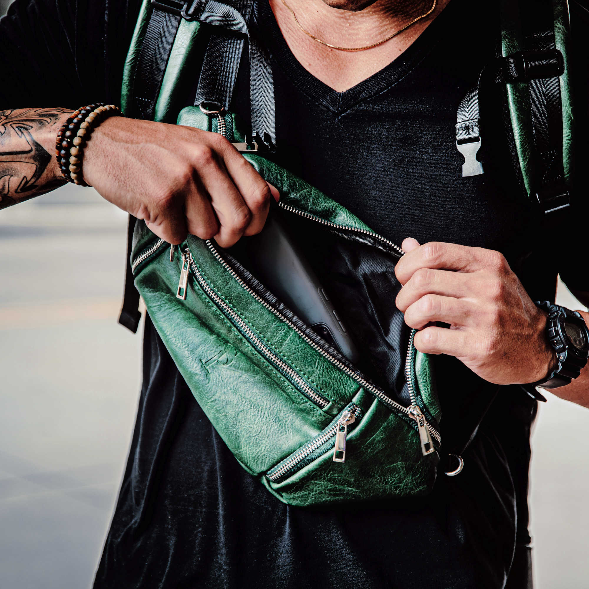 Emerald Green Leather Crossbody Waist Bag for Women - Fashionable Fanny Pack with Adjustable Strap - Perfect for Travel, Hiking & Everyday Use