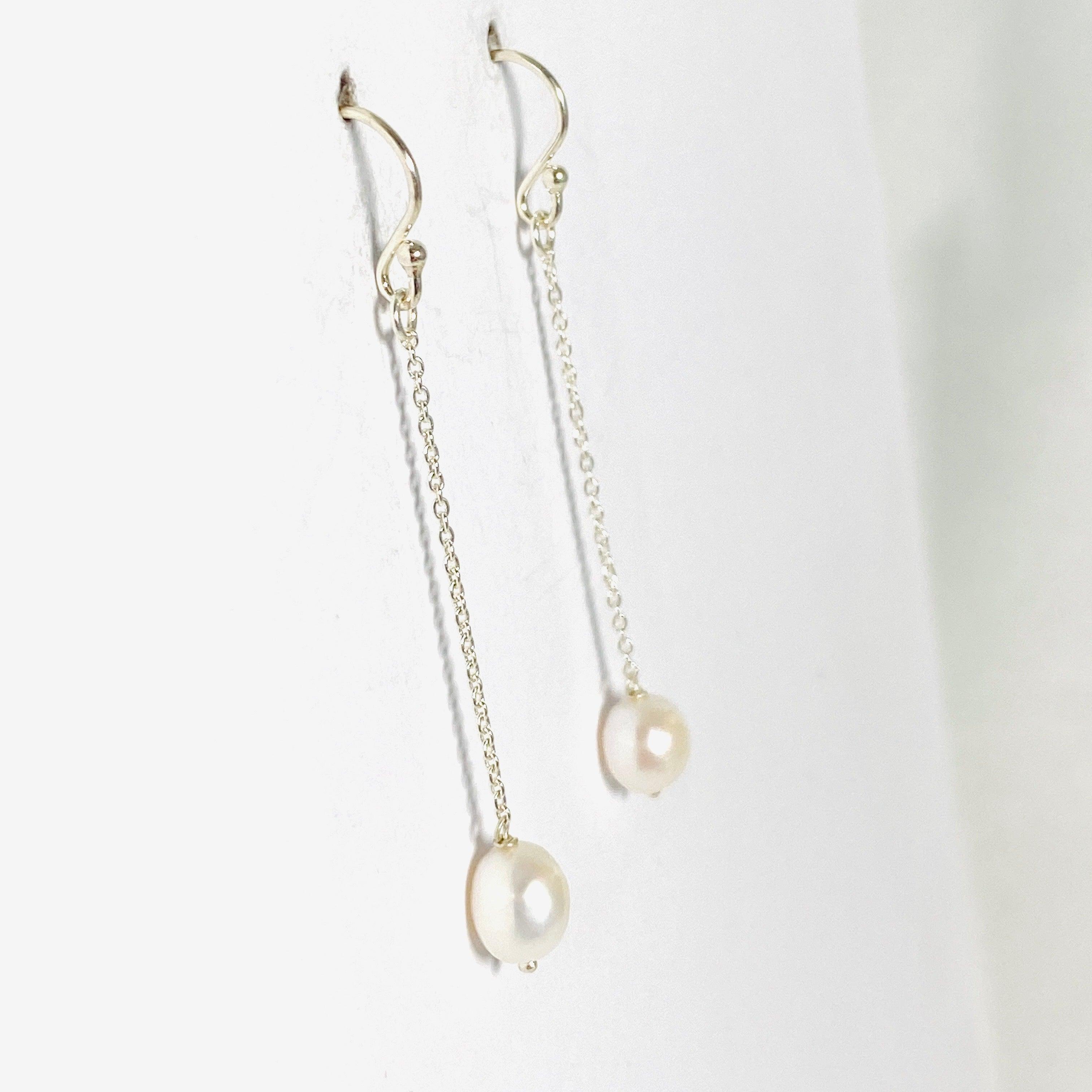Elegant Pearl Drop Earrings E2590 - Classic Dangle Earrings for Women, Perfect for Weddings, Parties & Special Occasions