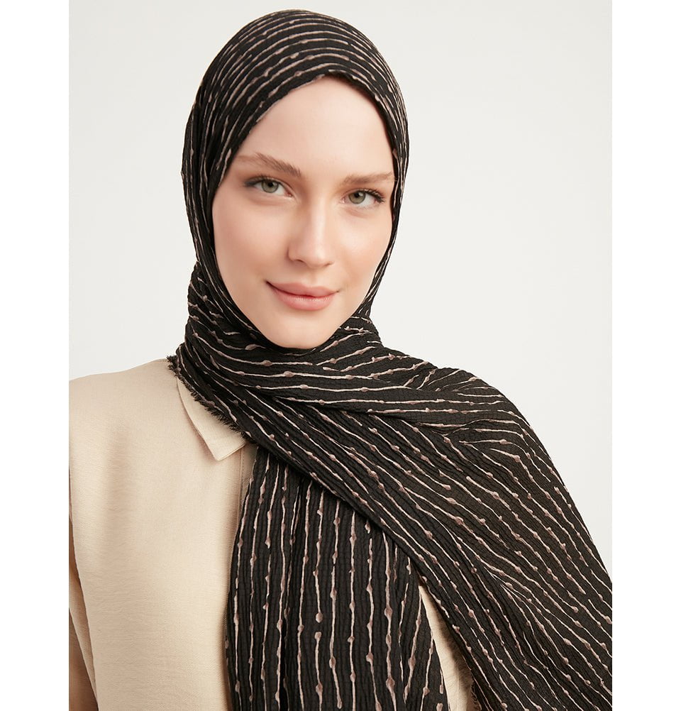 Abstract Lines Crinkle Cotton Hijab Shawl - Soft & Breathable Muslim Headscarf - Perfect for Prayer, Modest Fashion & Everyday Wear - Black