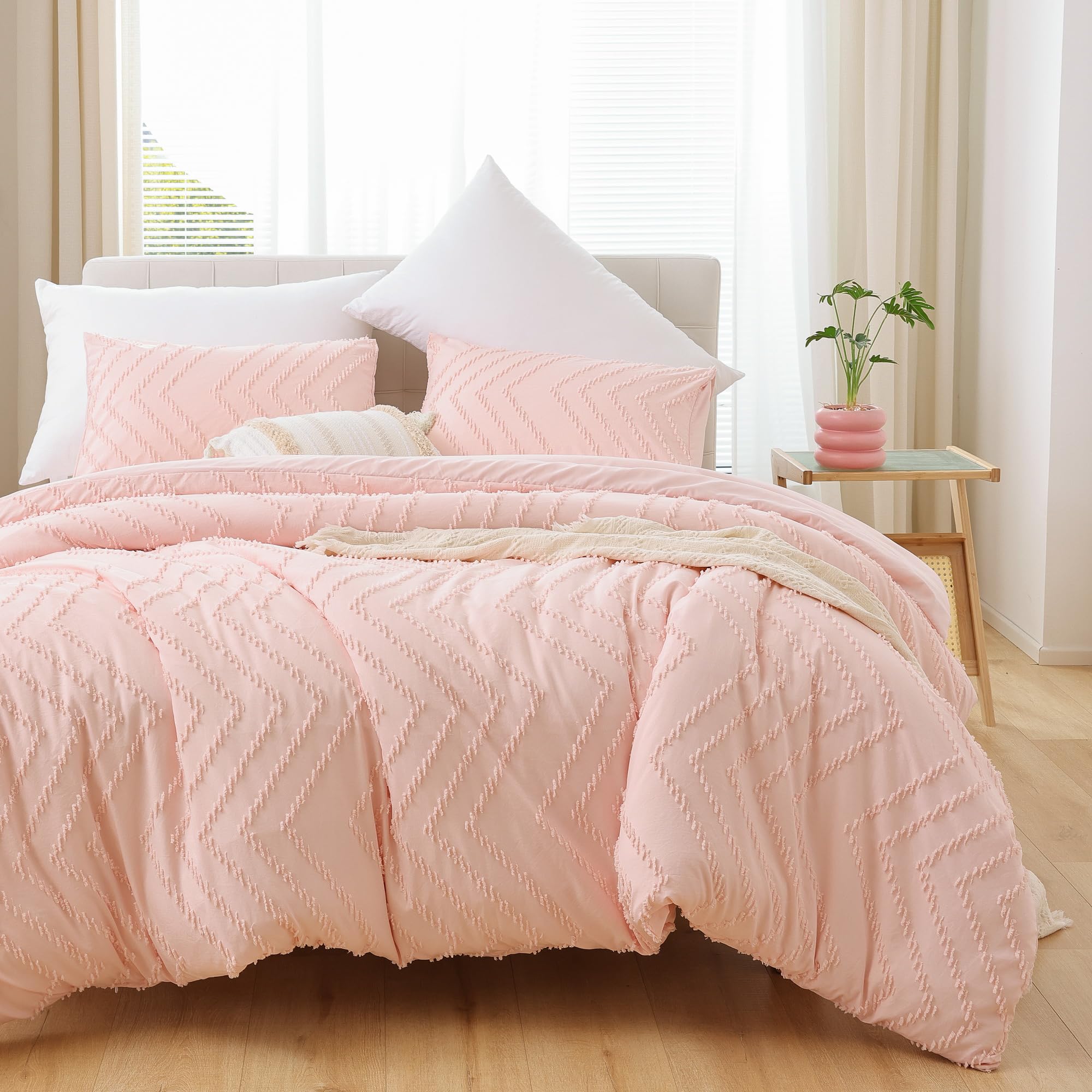 YIRDDEO Pink Boho Chevron Comforter Set Queen Size 3Pcs - Lightweight Farmhouse Bedding with Vertical Tufted Design, Blush Neutral Bed Set (1 Comforter + 2 Pillowcases) for Cozy Bedroom, Guest Room & Dorm Decor