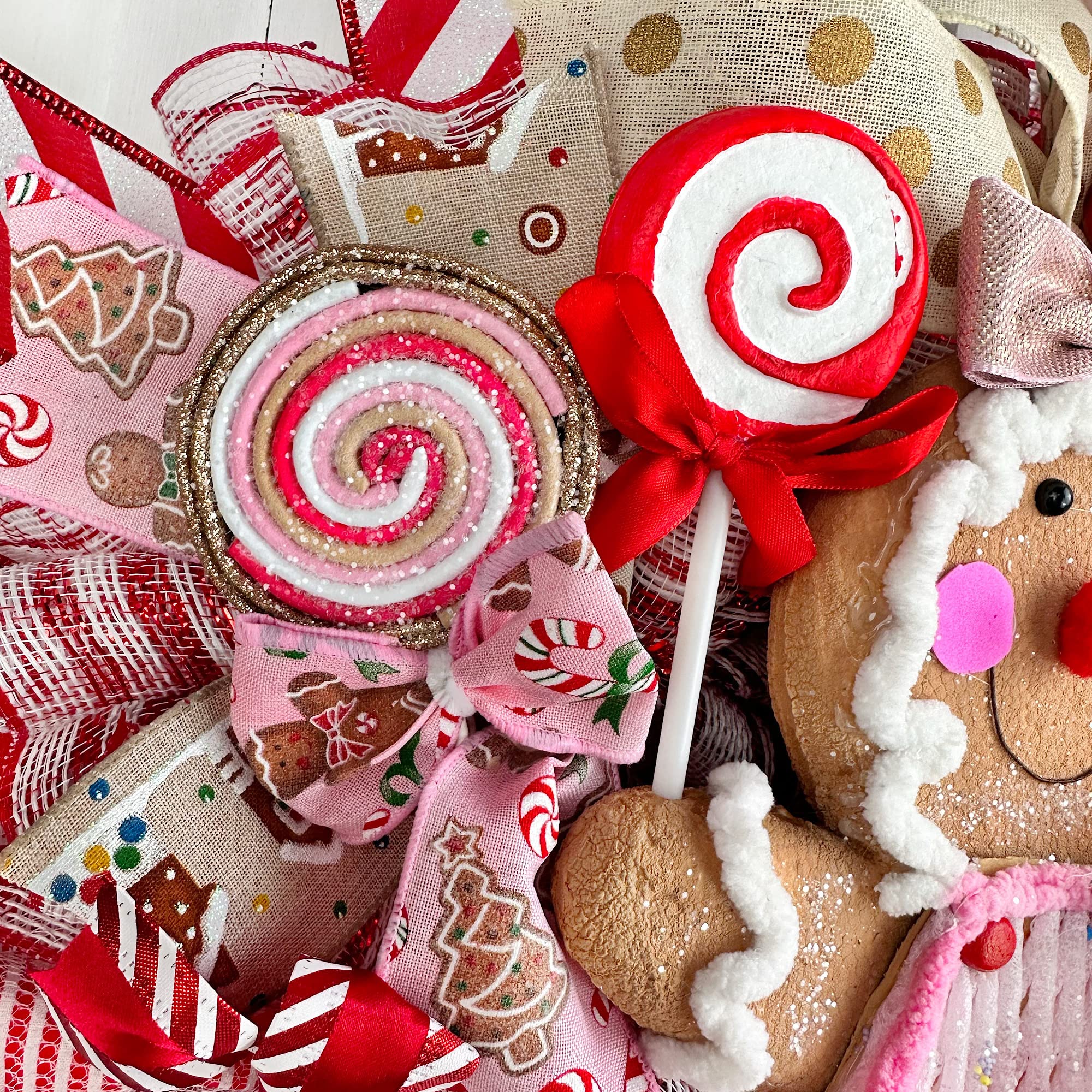 Handmade Gingerbread Sweet Shop Christmas Wreath - Candy Decorations with Lollipop, Peppermint, Pink Cake Pop & Chocolate Marshmallow | Perfect for Holiday Home Decor, Christmas Tree Topper & Festive Party Decoration
