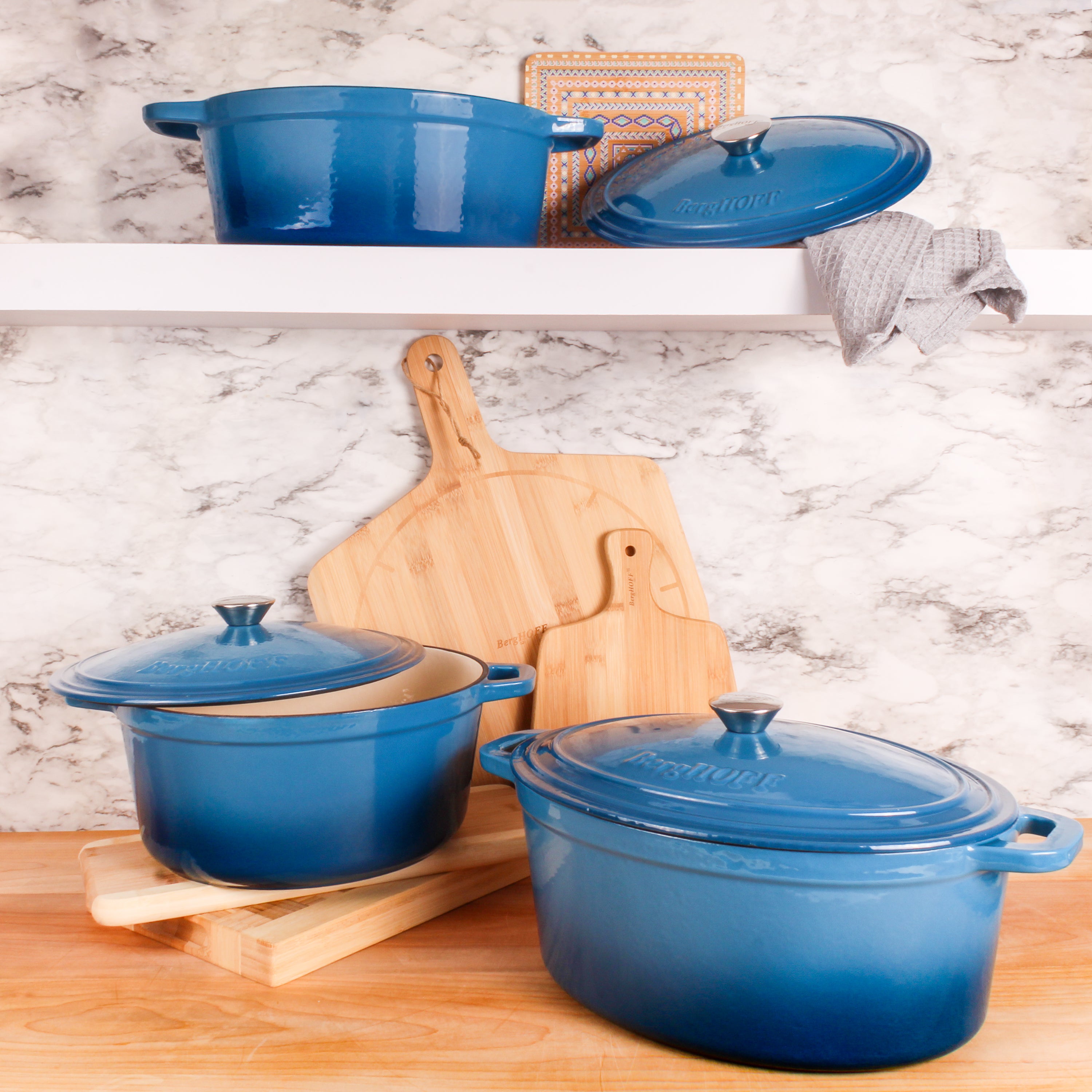 BergHOFF Neo Cast Iron 8 Quart Oval Dutch Oven with Lid - Blue Enameled Cookware for Braising, Stewing & Baking - Perfect for Soups, Bread & Family Dinners