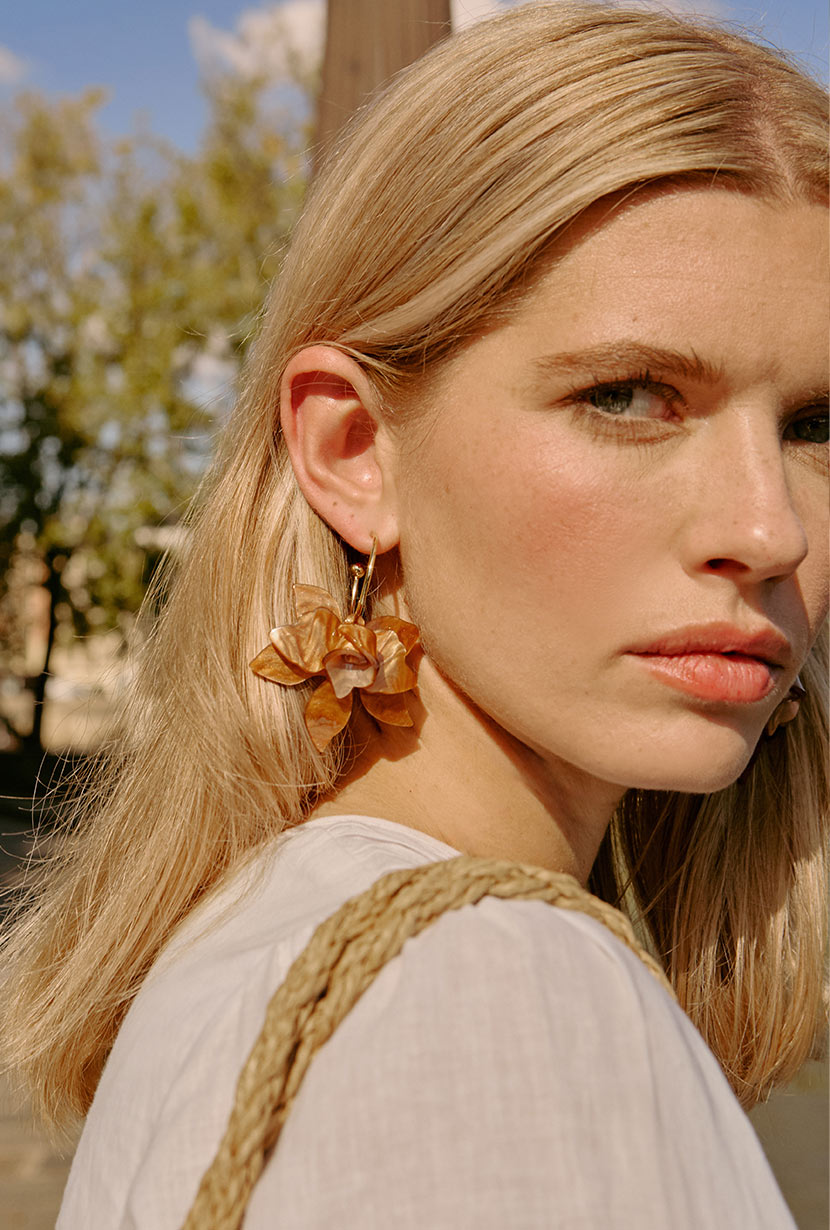 Stylish Acrylic Flower Statement Hoop Earrings for Women - Trendy Boho Chic Jewelry for Parties, Weddings & Everyday Wear