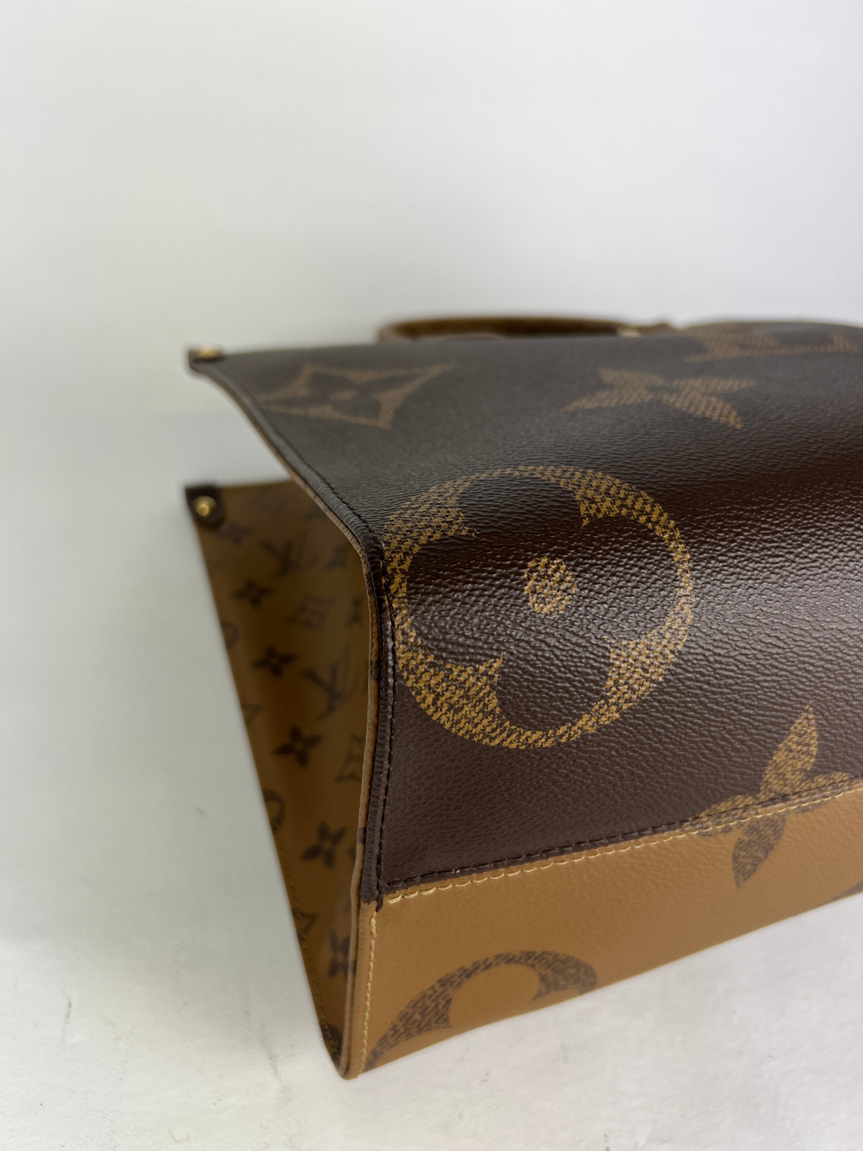 Louis Vuitton OnTheGo MM Monogram Tote Bag - Luxury Designer Handbag for Women | Perfect for Work, Travel & Everyday Use