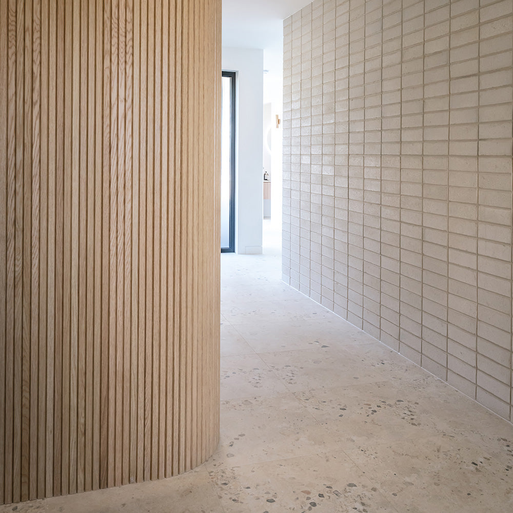 Flexible Wooden Slat Wall Panel - Natural Oak Veneer - 2700mm x 600mm Trapezium Design - Modern Acoustic Room Divider for Home & Office Decor